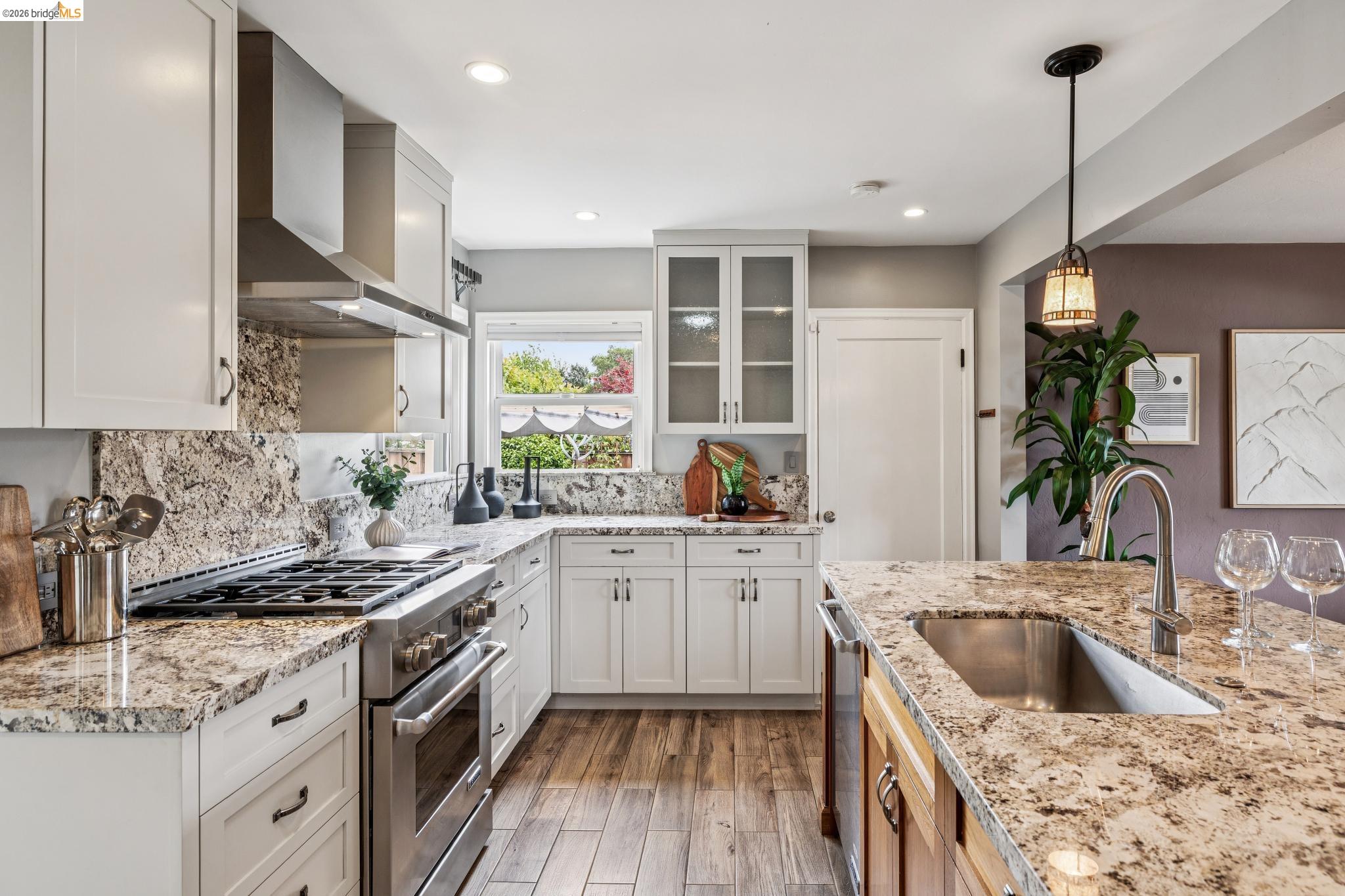 Detail Gallery Image 9 of 31 For 1920 Bradhoff Ave, San Leandro,  CA 94577 - 2 Beds | 1 Baths