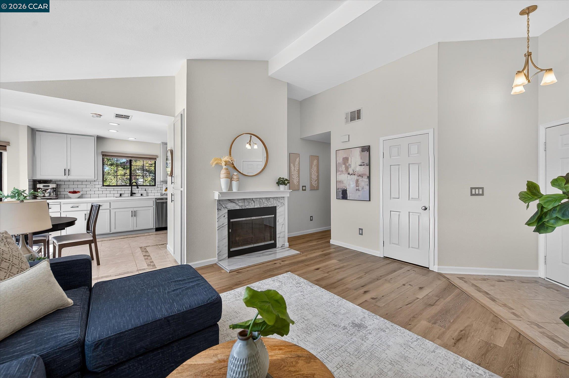 Photo #7: 41129577 Listing: Photo #7