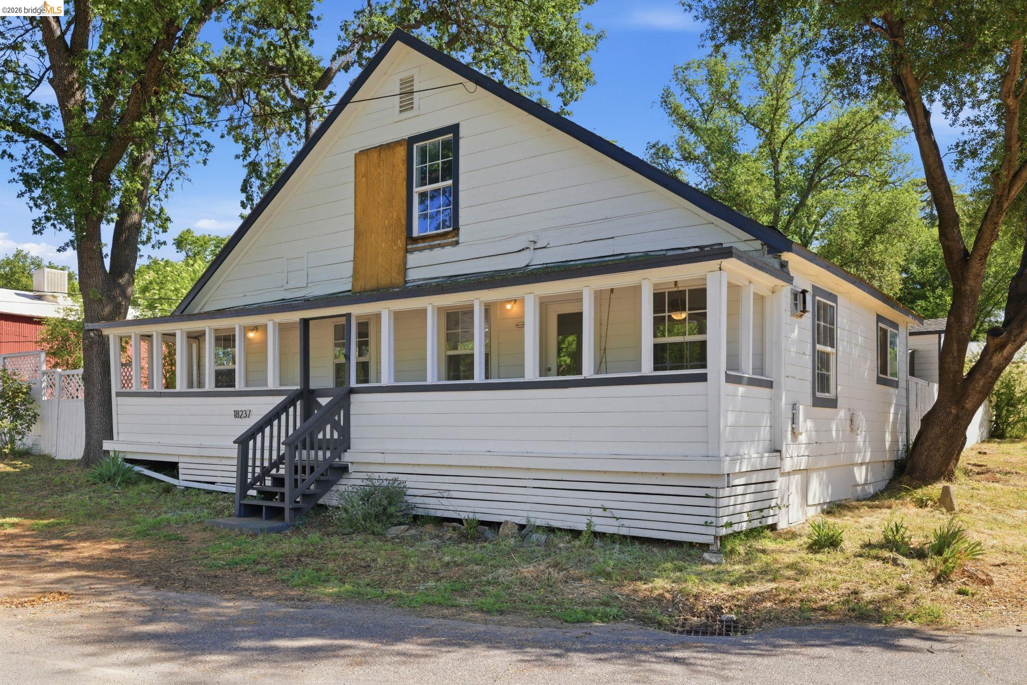 Detail Gallery Image 3 of 33 For 18237 4th Ave, Jamestown,  CA 95327 - 3 Beds | 1 Baths