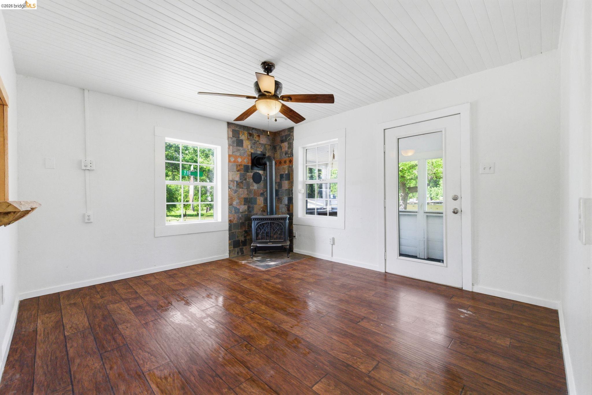 Detail Gallery Image 6 of 33 For 18237 4th Ave, Jamestown,  CA 95327 - 3 Beds | 1 Baths