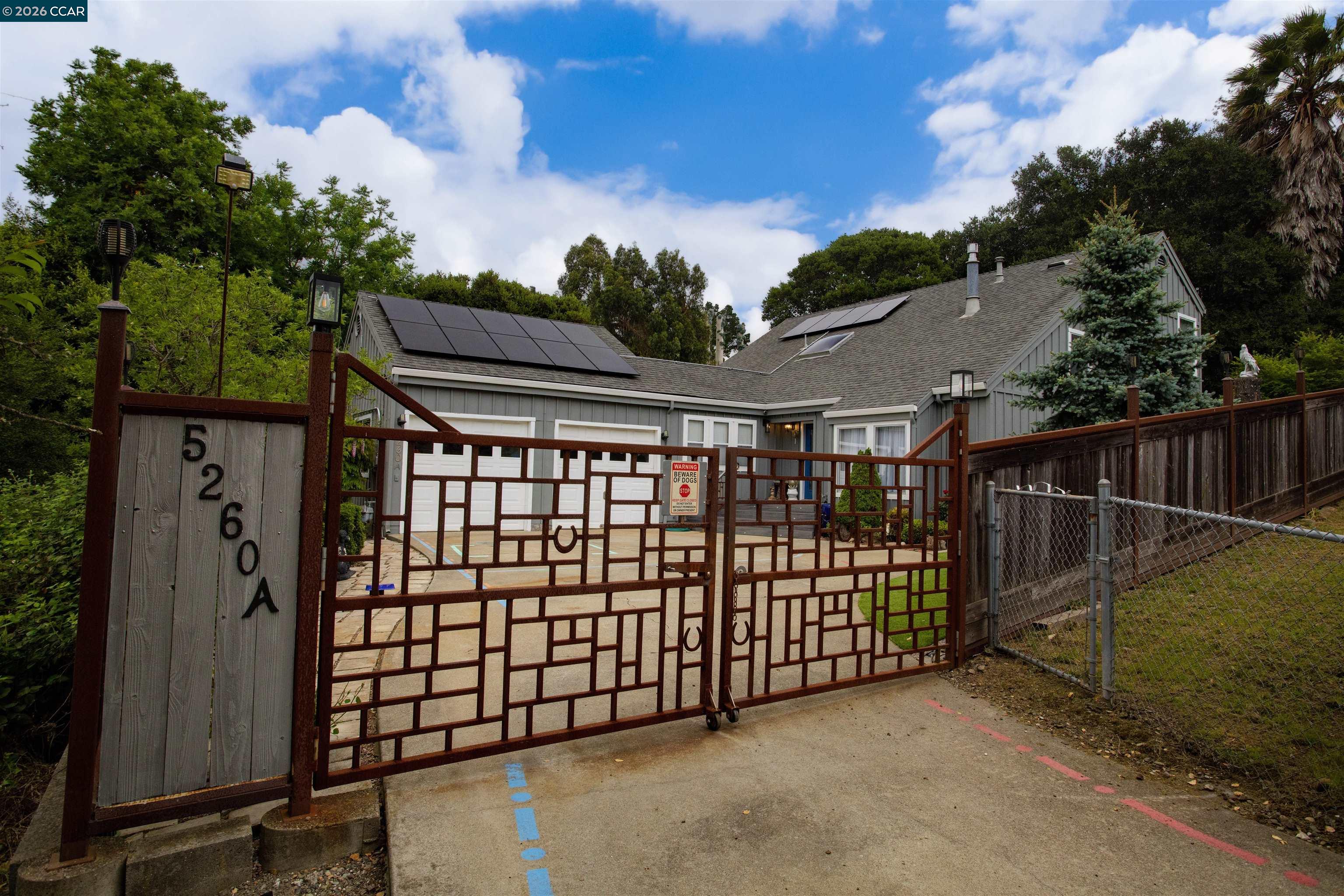 Detail Gallery Image 2 of 41 For 5260 a Sunset Dr, El Sobrante,  CA 94803 - 3 Beds | 2/1 Baths