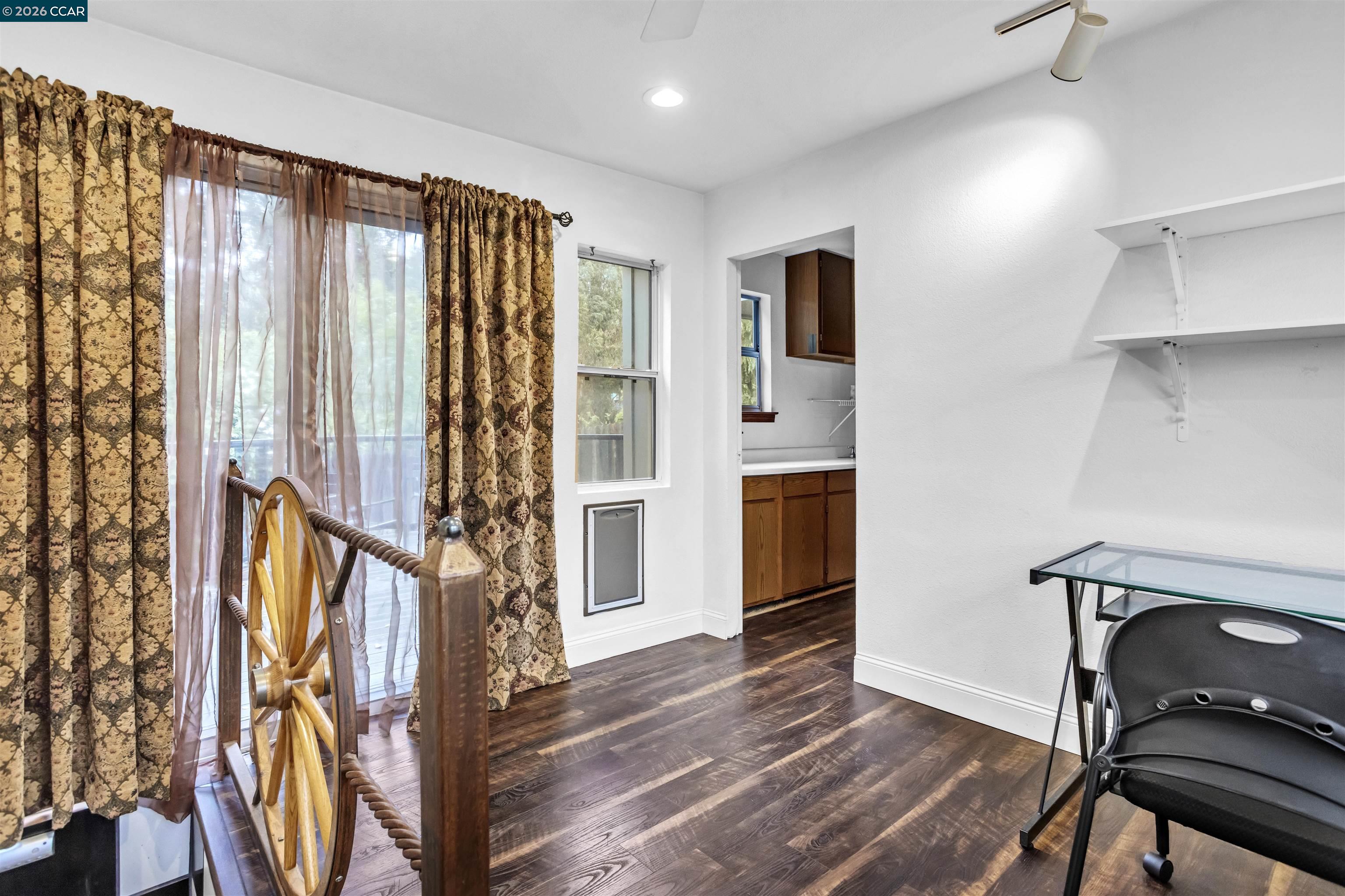 Detail Gallery Image 11 of 41 For 5260 a Sunset Dr, El Sobrante,  CA 94803 - 3 Beds | 2/1 Baths