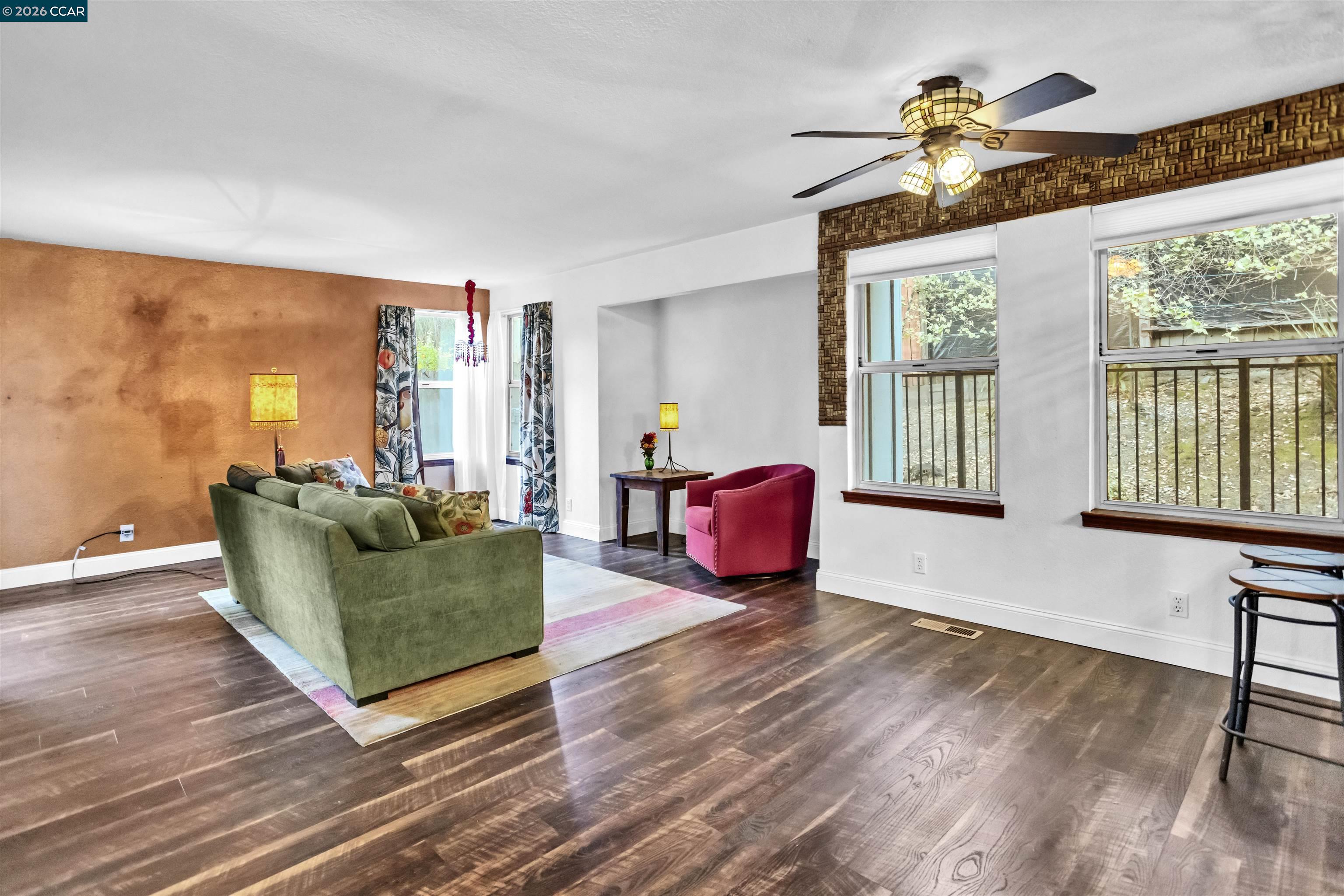 Detail Gallery Image 13 of 41 For 5260 a Sunset Dr, El Sobrante,  CA 94803 - 3 Beds | 2/1 Baths