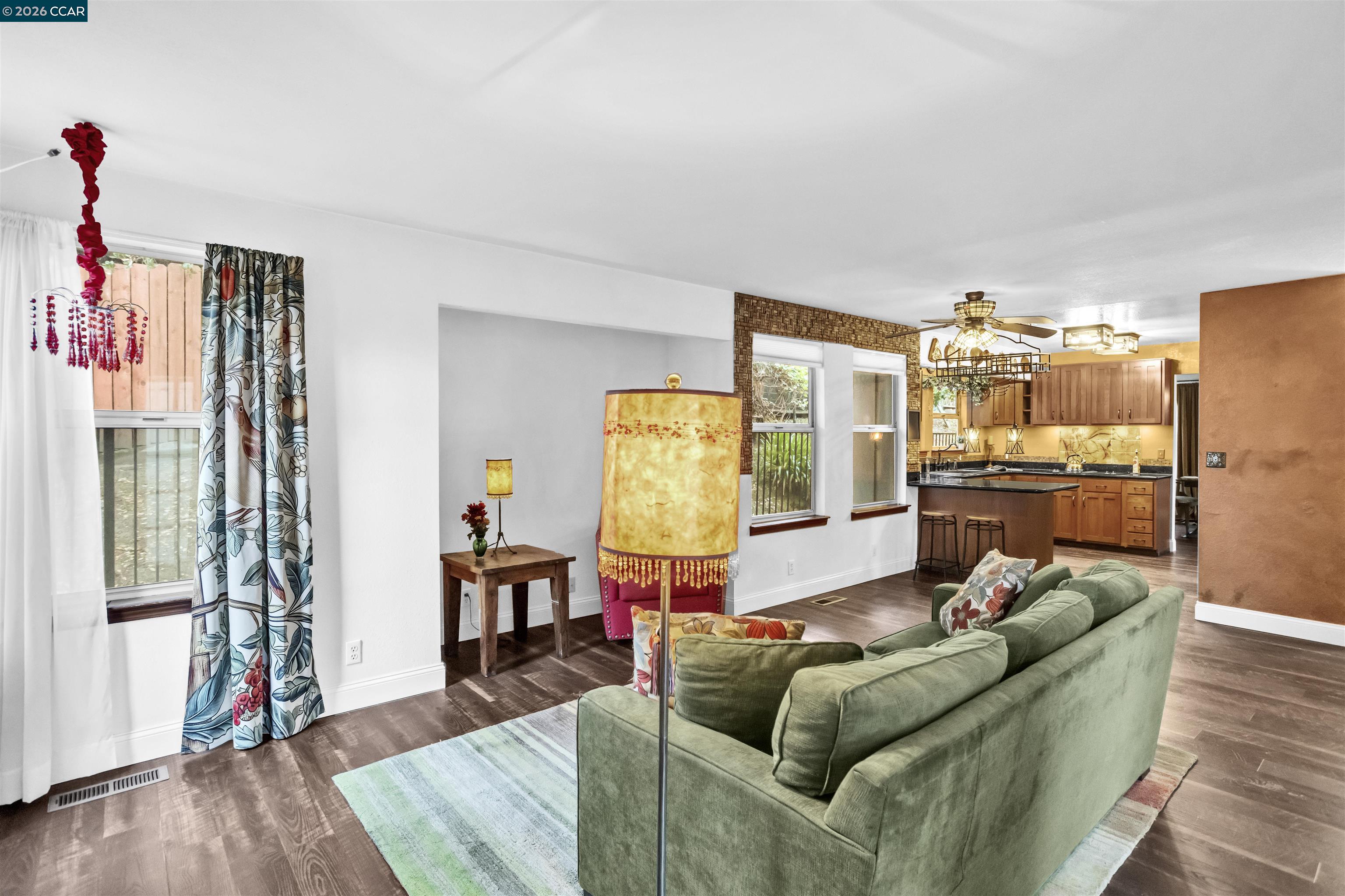 Detail Gallery Image 14 of 41 For 5260 a Sunset Dr, El Sobrante,  CA 94803 - 3 Beds | 2/1 Baths