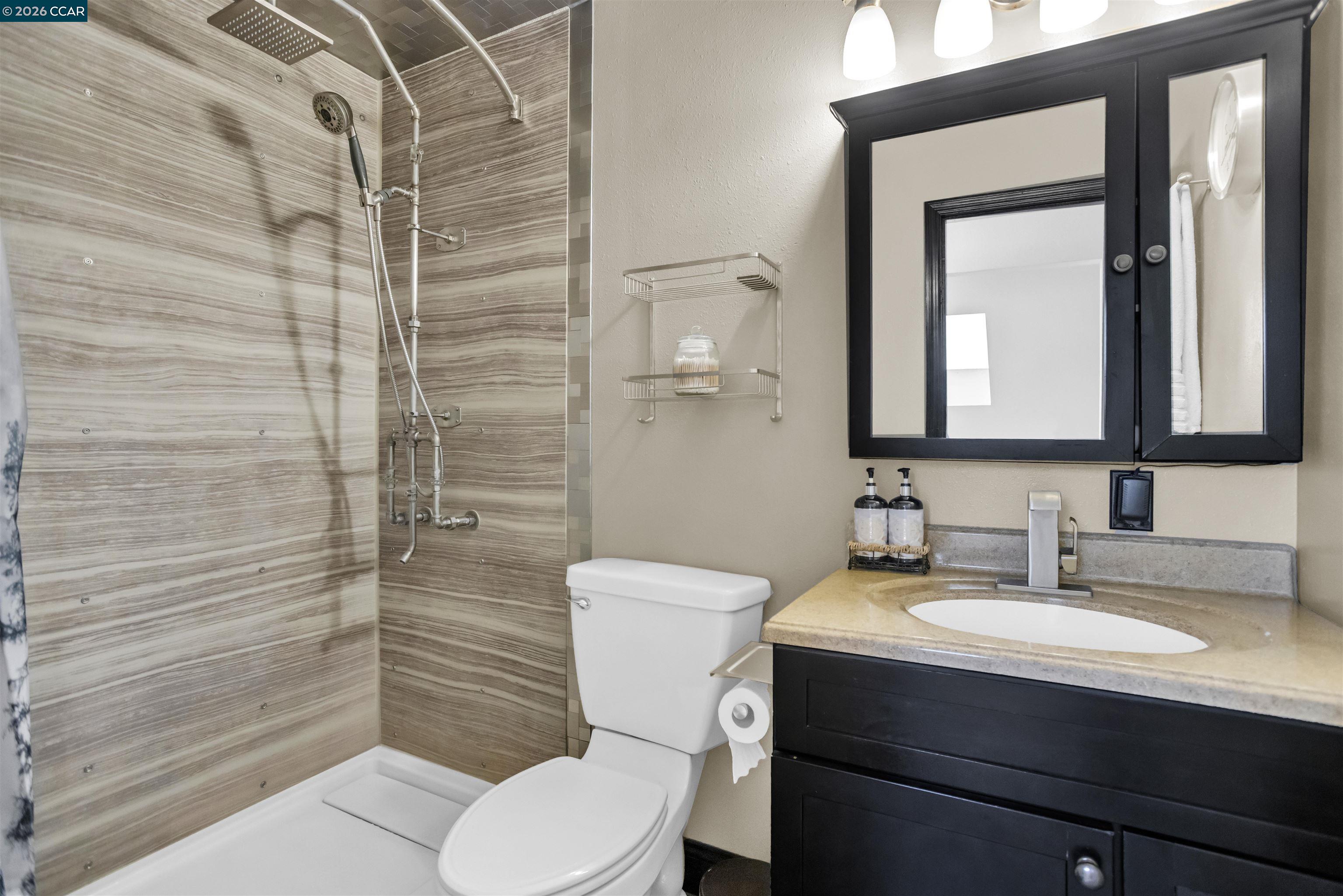 Detail Gallery Image 28 of 41 For 5260 a Sunset Dr, El Sobrante,  CA 94803 - 3 Beds | 2/1 Baths