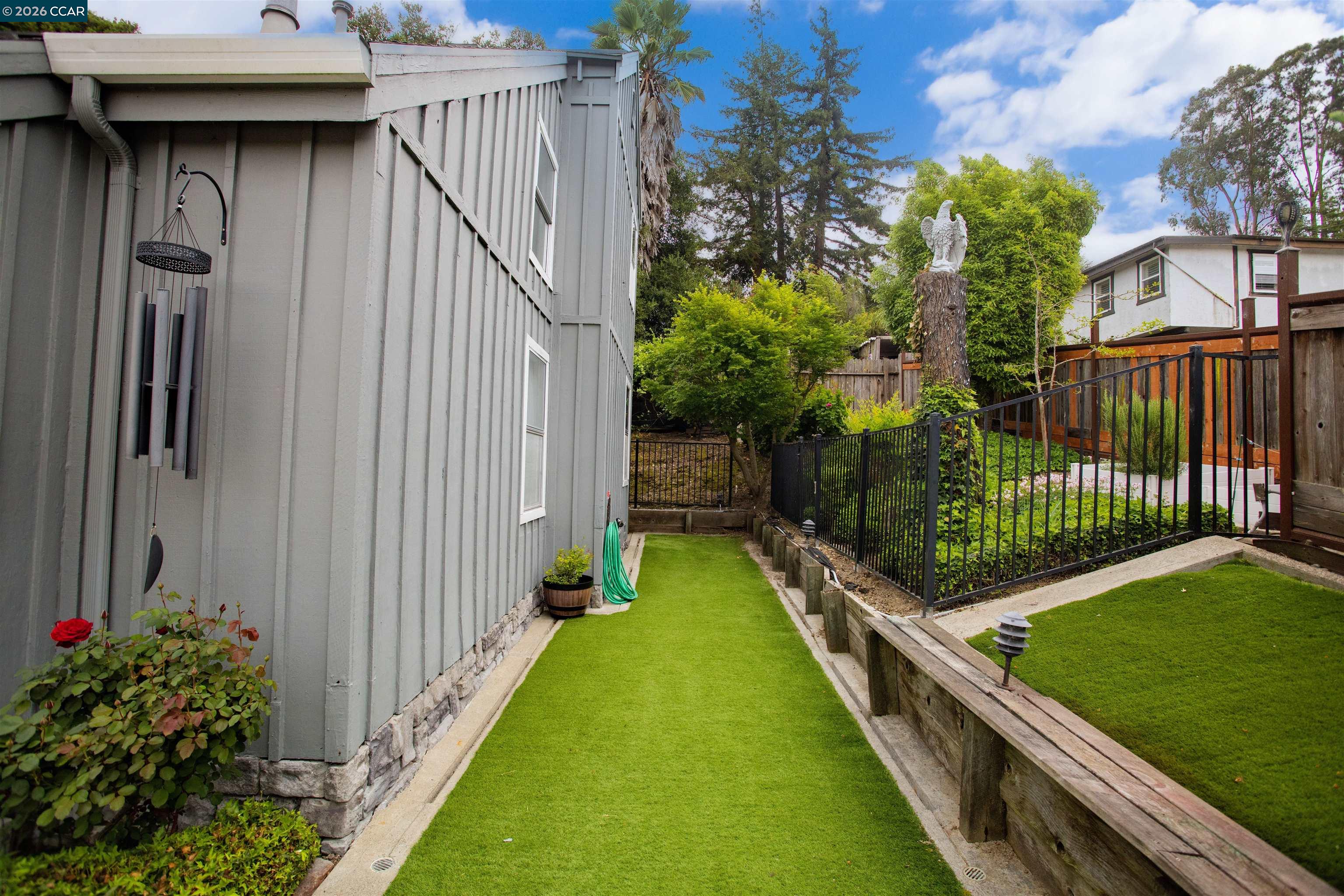 Detail Gallery Image 34 of 41 For 5260 a Sunset Dr, El Sobrante,  CA 94803 - 3 Beds | 2/1 Baths