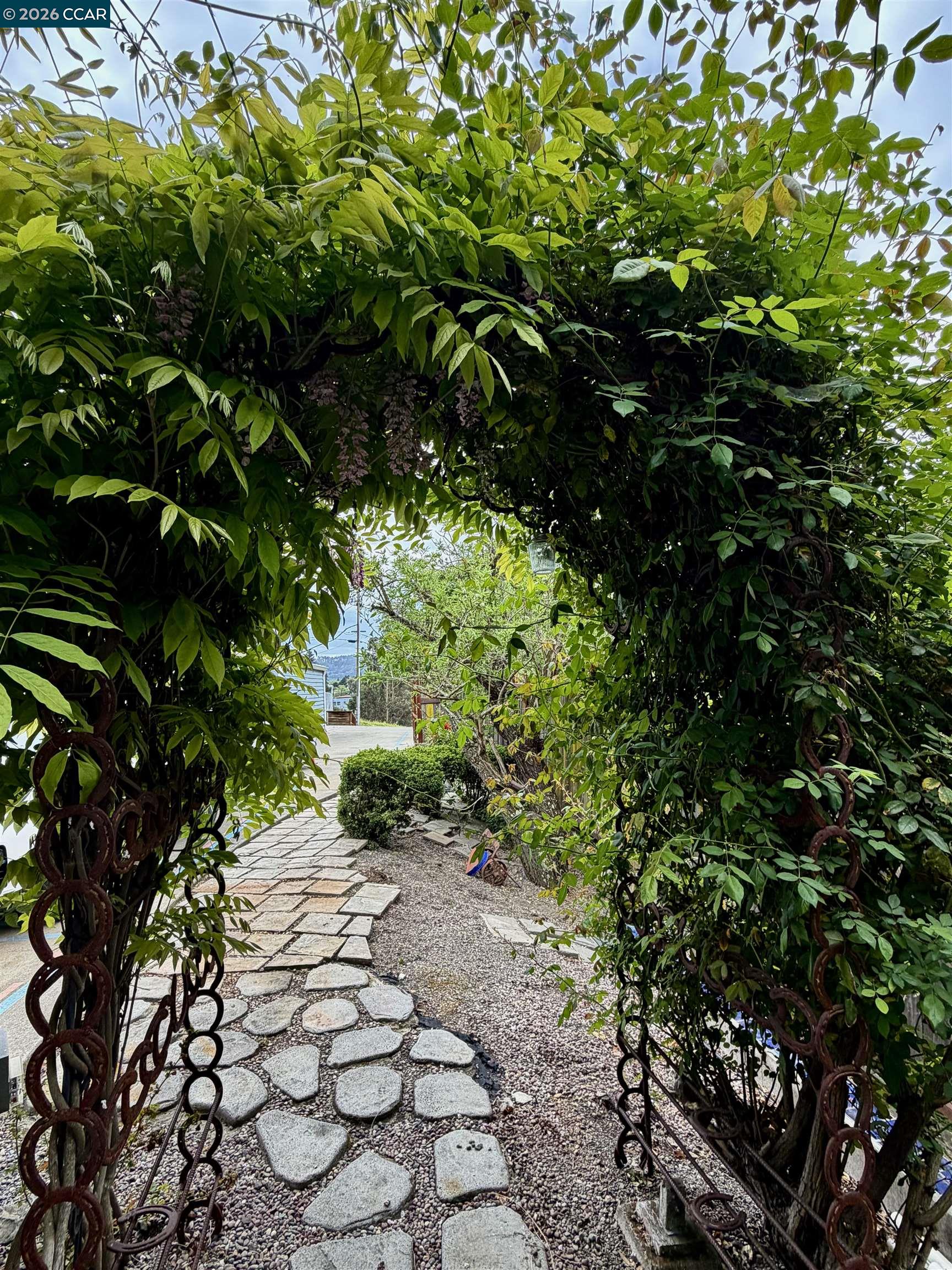 Detail Gallery Image 35 of 41 For 5260 a Sunset Dr, El Sobrante,  CA 94803 - 3 Beds | 2/1 Baths