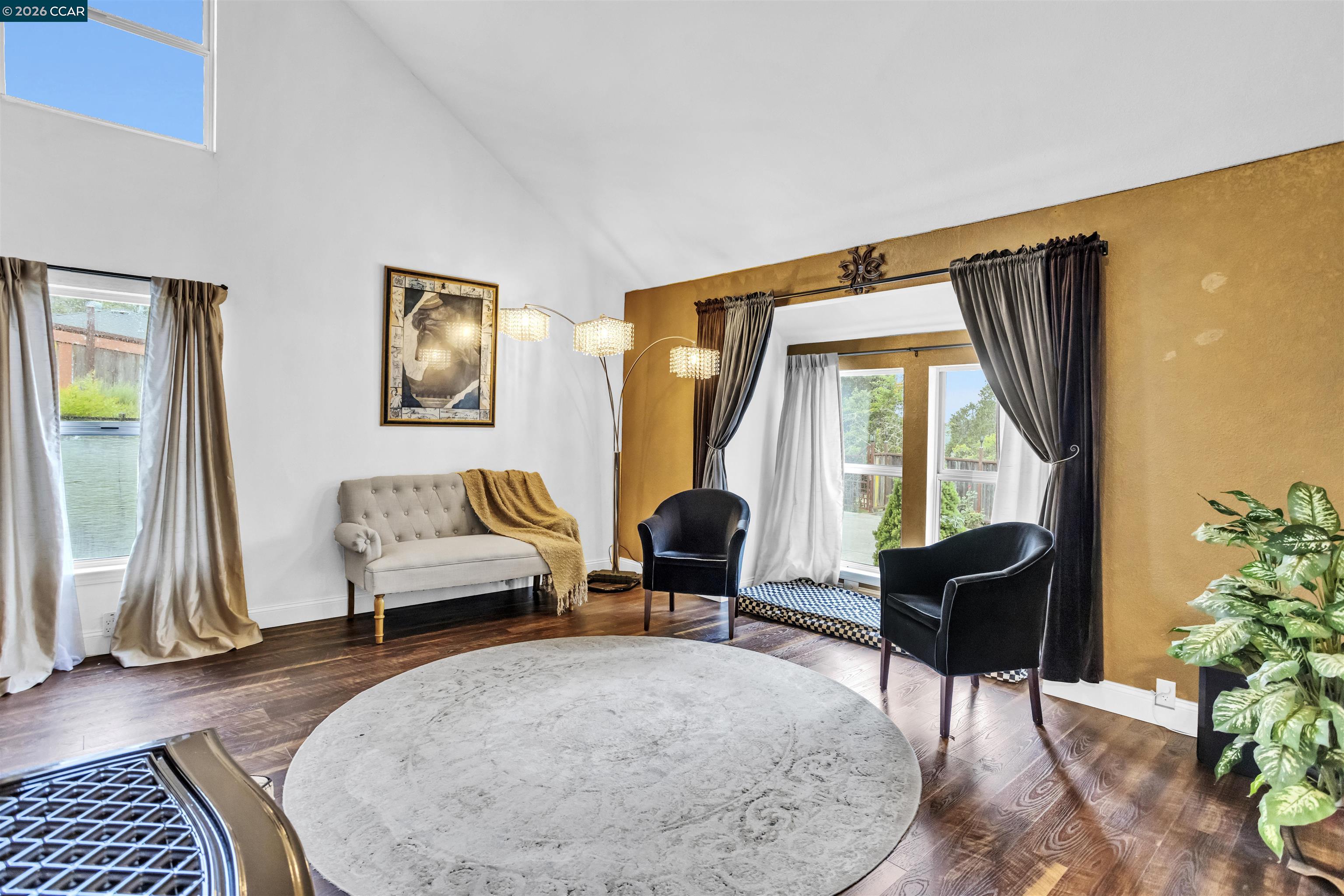 Detail Gallery Image 5 of 41 For 5260 a Sunset Dr, El Sobrante,  CA 94803 - 3 Beds | 2/1 Baths