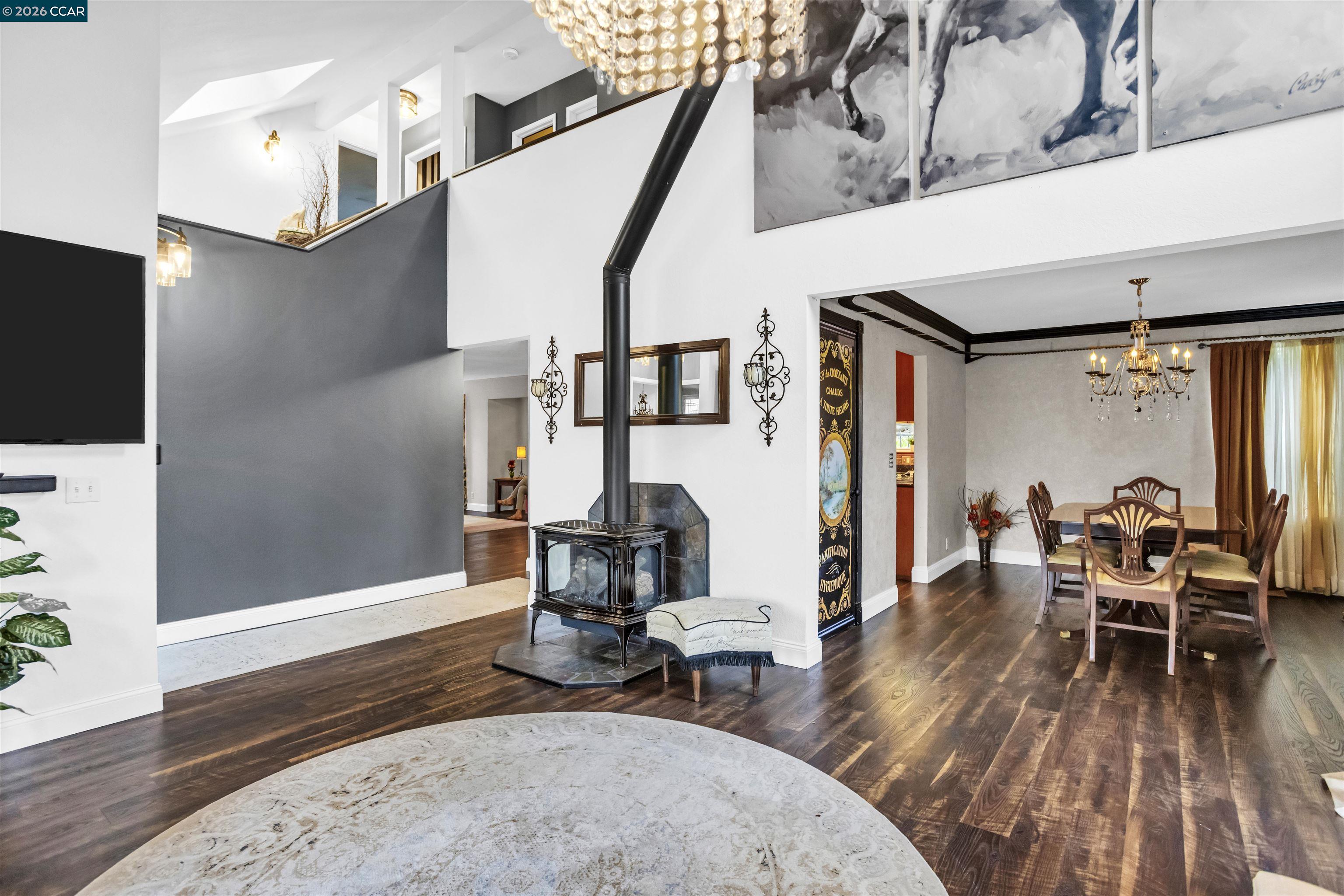 Detail Gallery Image 7 of 41 For 5260 a Sunset Dr, El Sobrante,  CA 94803 - 3 Beds | 2/1 Baths