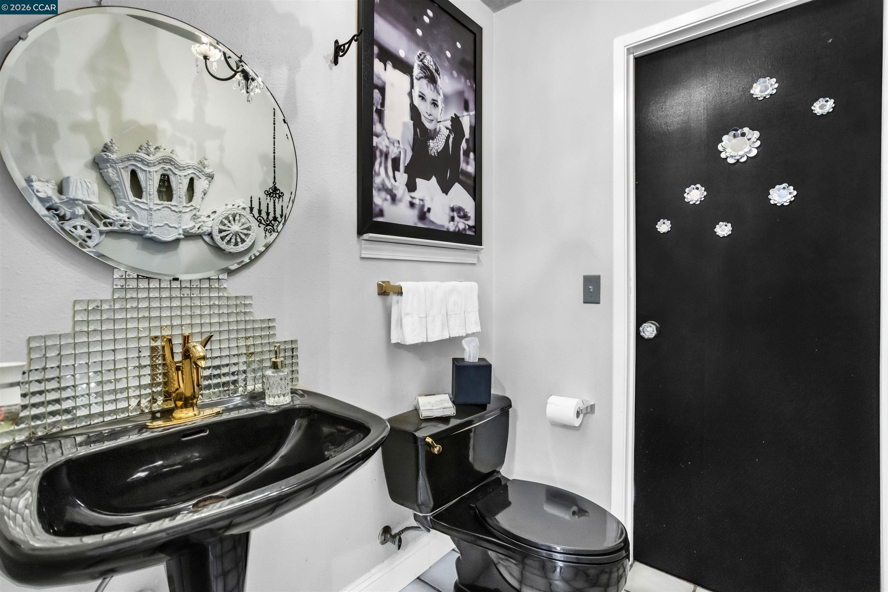 Detail Gallery Image 10 of 41 For 5260 a Sunset Dr, El Sobrante,  CA 94803 - 3 Beds | 2/1 Baths