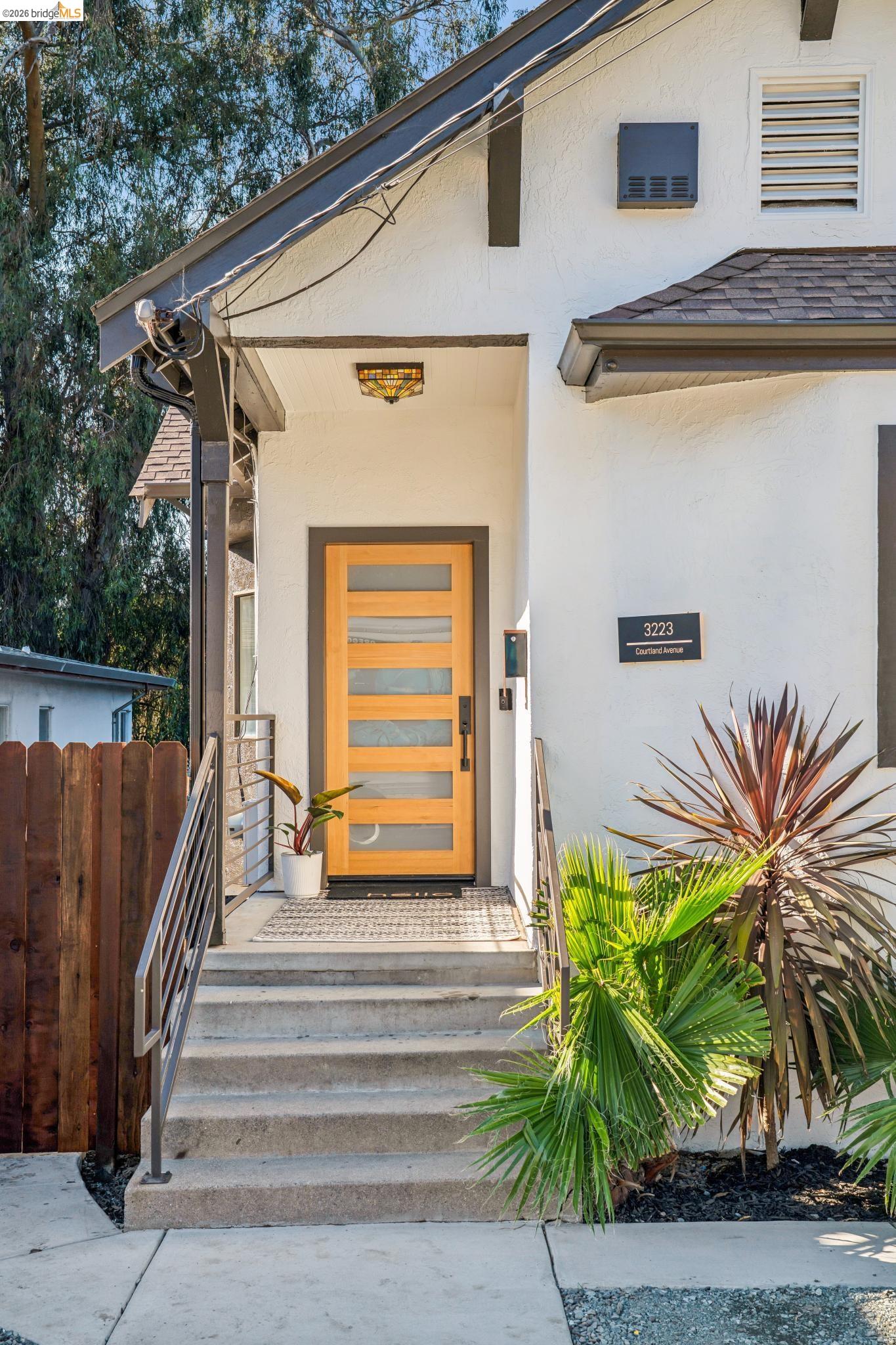 Detail Gallery Image 2 of 57 For 3223 Courtland Ave, Oakland,  CA 94619 - 4 Beds | 2 Baths