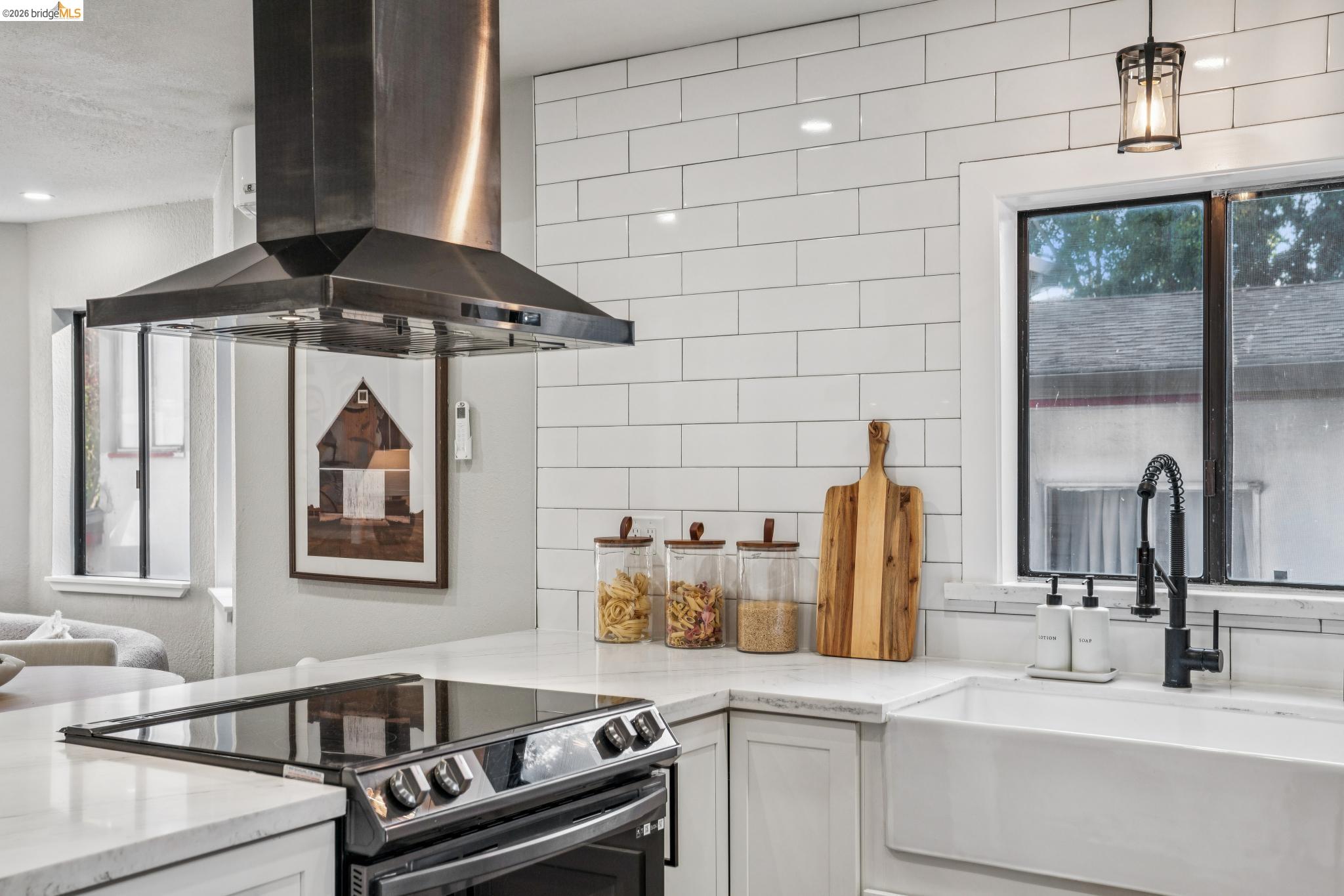 Detail Gallery Image 12 of 57 For 3223 Courtland Ave, Oakland,  CA 94619 - 4 Beds | 2 Baths