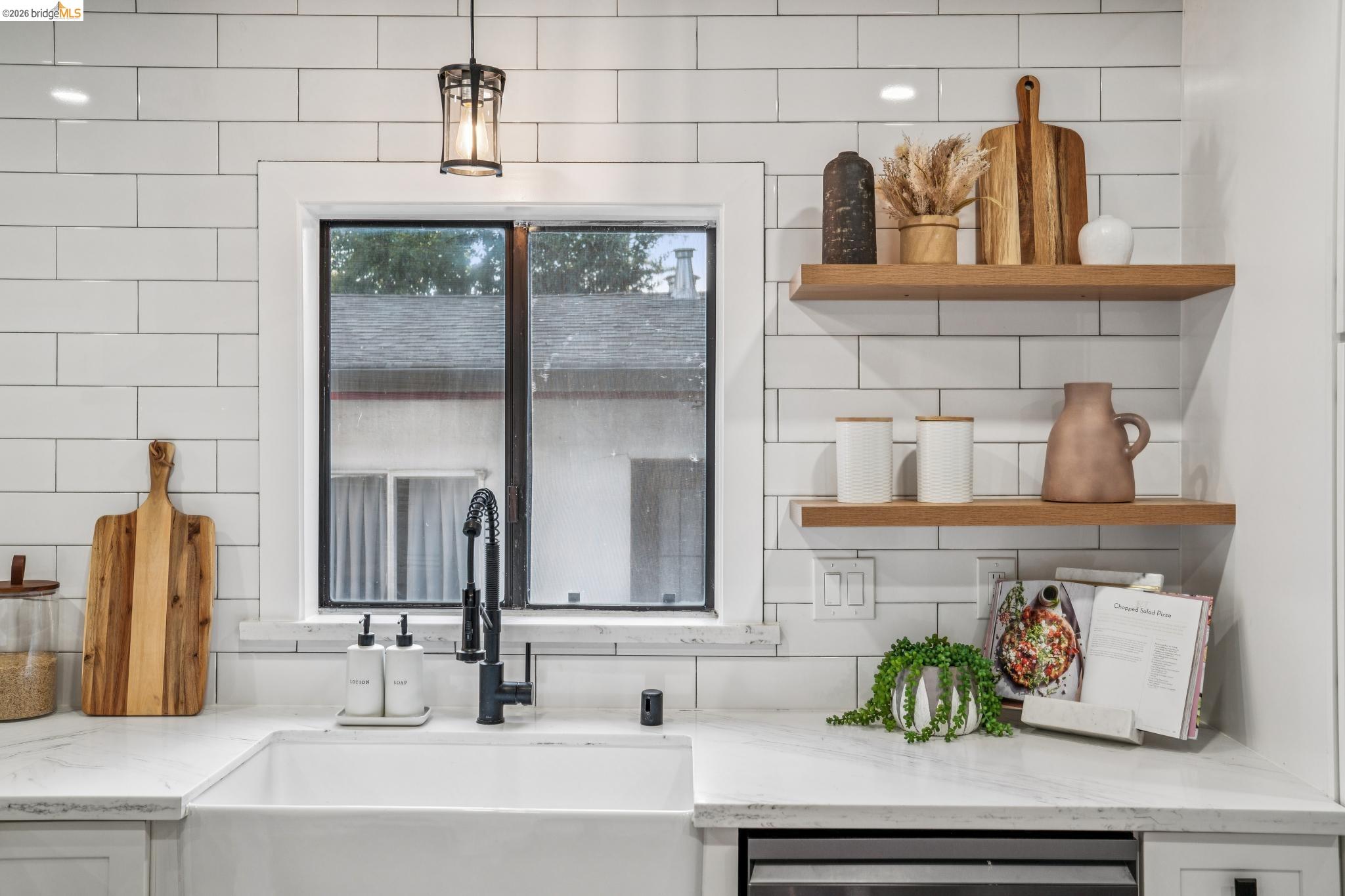 Detail Gallery Image 14 of 57 For 3223 Courtland Ave, Oakland,  CA 94619 - 4 Beds | 2 Baths