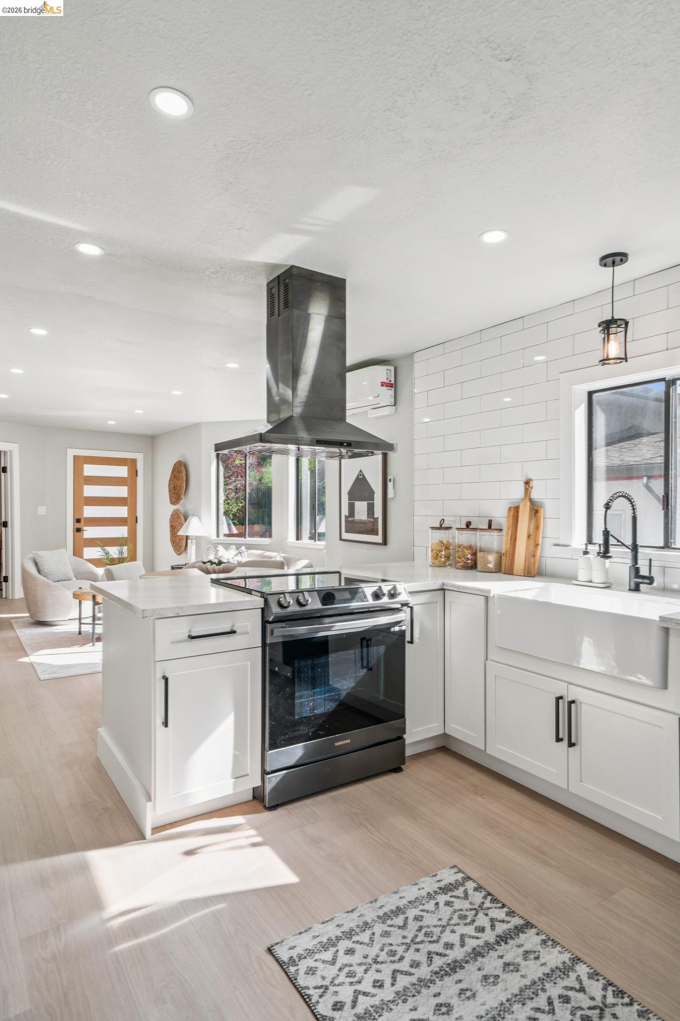 Detail Gallery Image 16 of 57 For 3223 Courtland Ave, Oakland,  CA 94619 - 4 Beds | 2 Baths