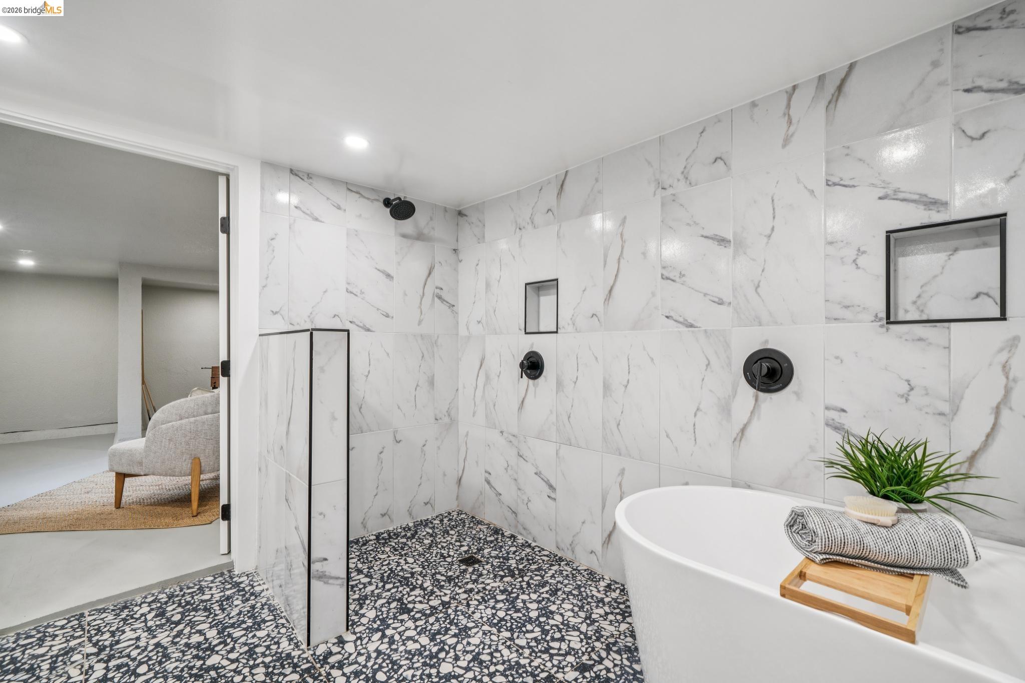 Detail Gallery Image 38 of 57 For 3223 Courtland Ave, Oakland,  CA 94619 - 4 Beds | 2 Baths