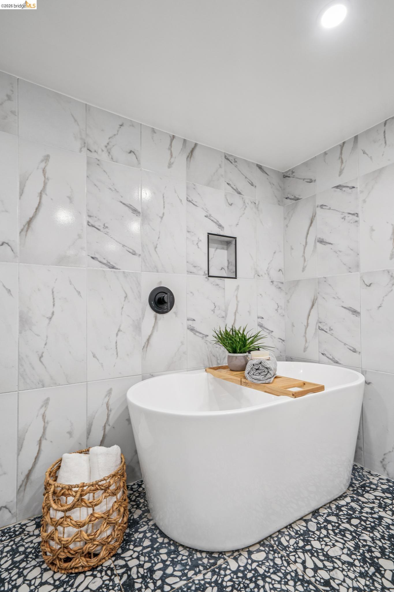 Detail Gallery Image 39 of 57 For 3223 Courtland Ave, Oakland,  CA 94619 - 4 Beds | 2 Baths