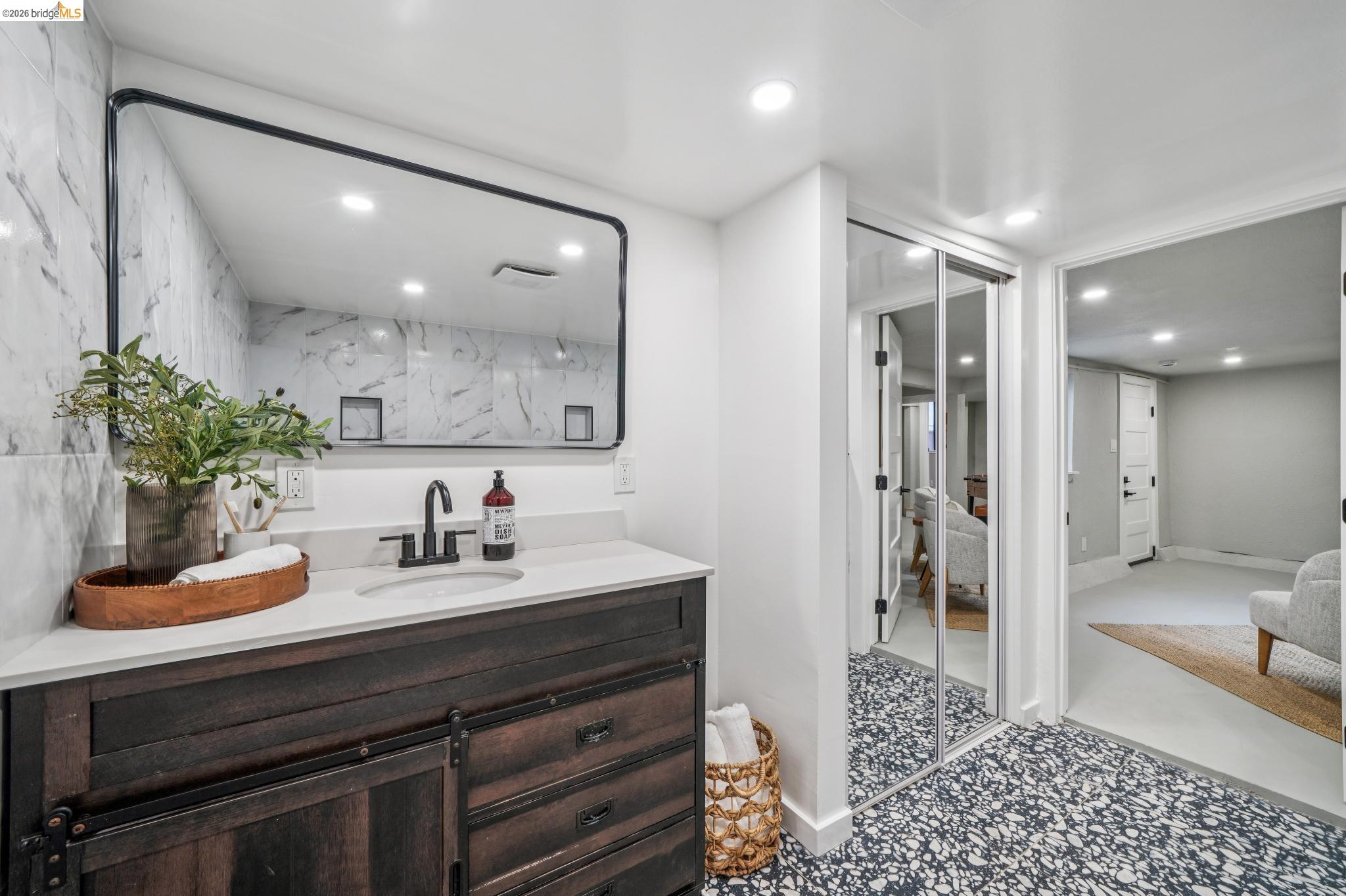 Detail Gallery Image 40 of 57 For 3223 Courtland Ave, Oakland,  CA 94619 - 4 Beds | 2 Baths