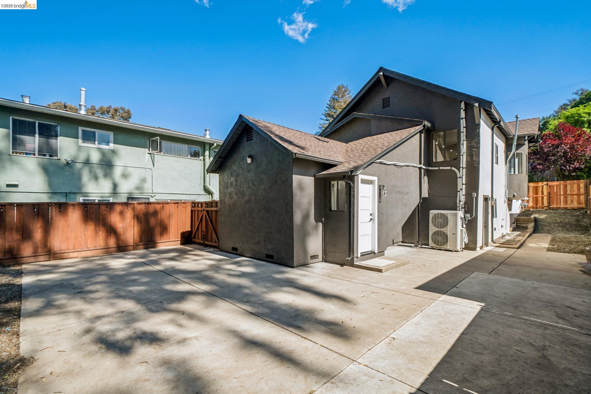 Detail Gallery Image 41 of 57 For 3223 Courtland Ave, Oakland,  CA 94619 - 4 Beds | 2 Baths