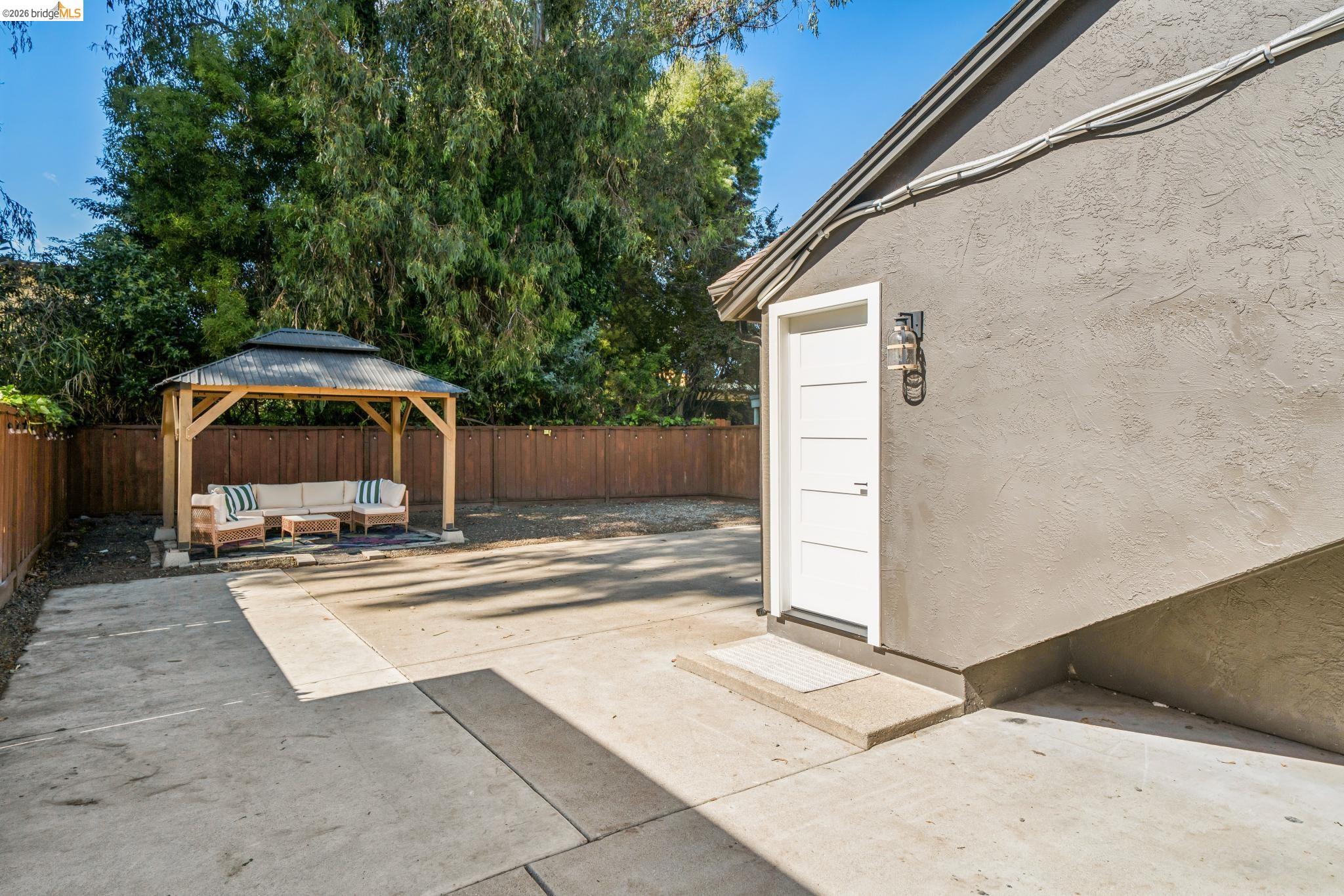 Detail Gallery Image 42 of 57 For 3223 Courtland Ave, Oakland,  CA 94619 - 4 Beds | 2 Baths