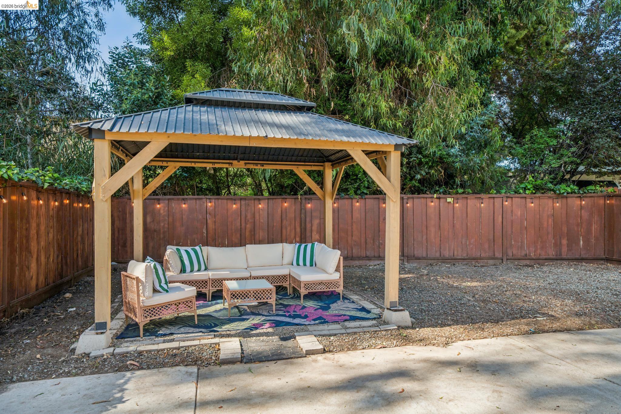 Detail Gallery Image 43 of 57 For 3223 Courtland Ave, Oakland,  CA 94619 - 4 Beds | 2 Baths