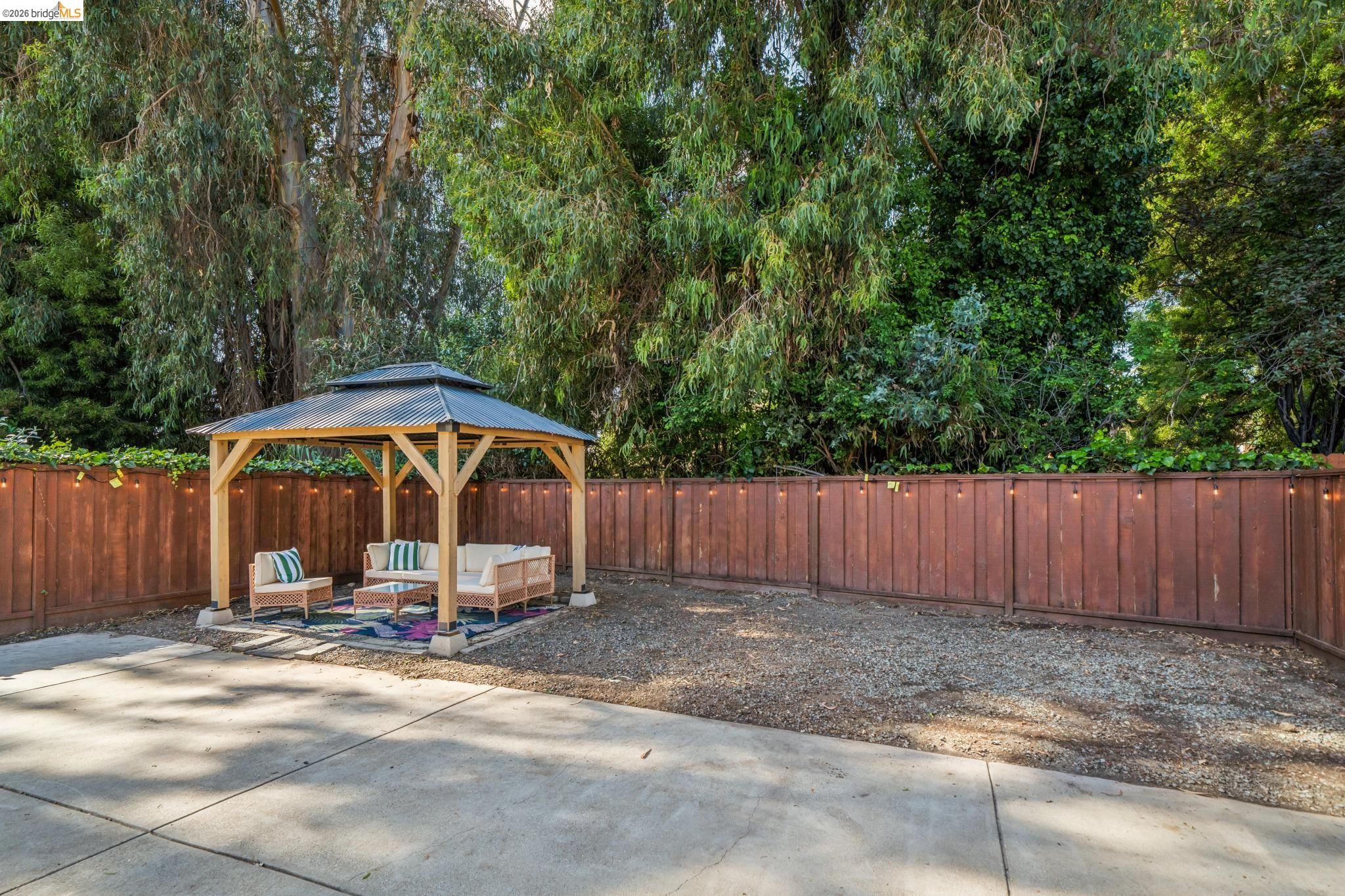 Detail Gallery Image 44 of 57 For 3223 Courtland Ave, Oakland,  CA 94619 - 4 Beds | 2 Baths