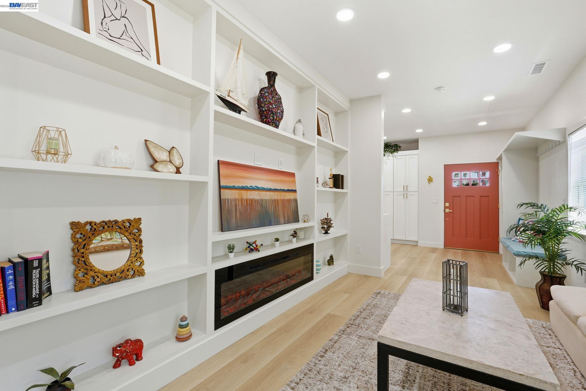 Detail Gallery Image 13 of 37 For 5605 E 16th St, Oakland,  CA 94621 - 3 Beds | 2 Baths