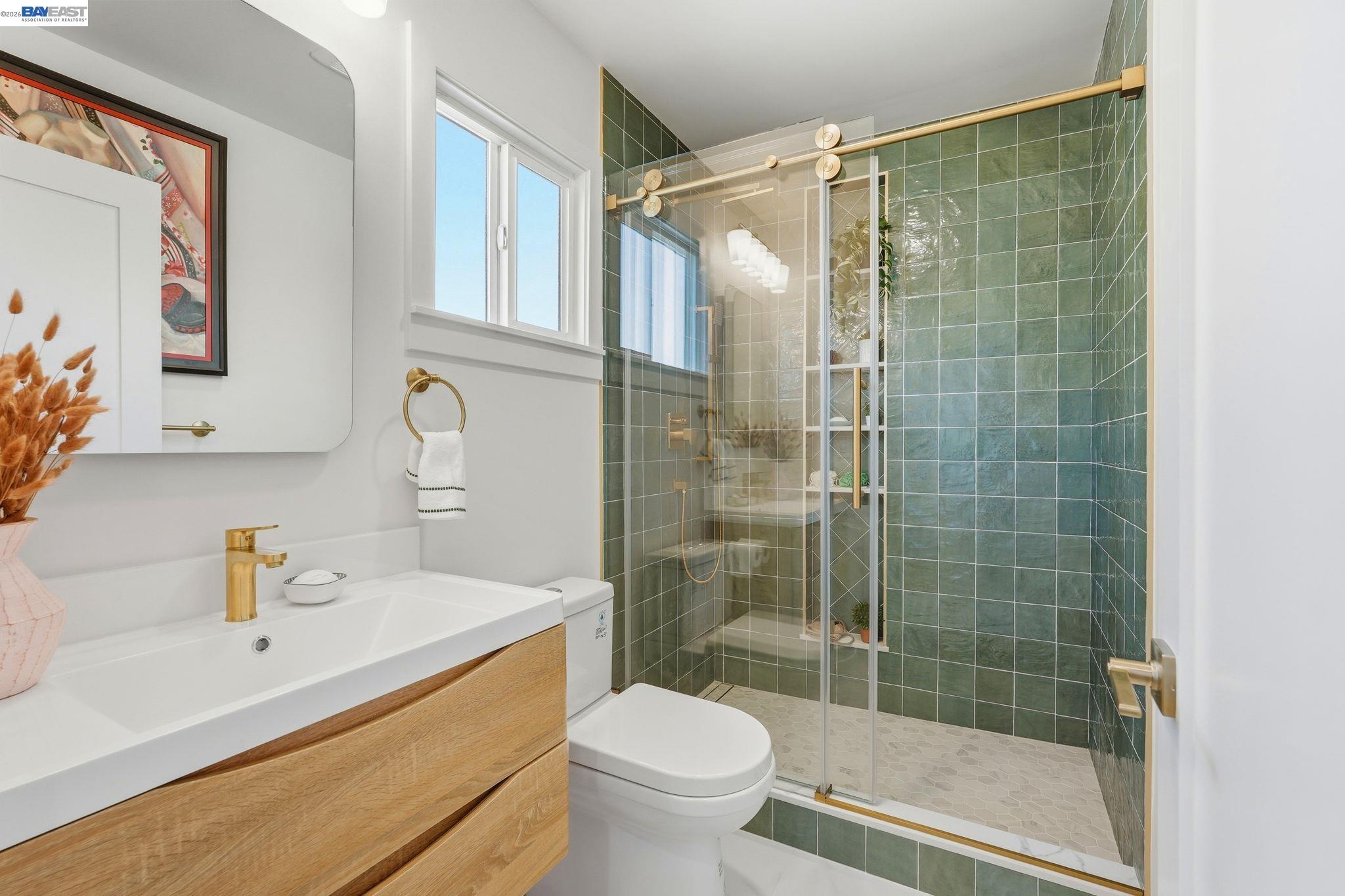 Detail Gallery Image 17 of 37 For 5605 E 16th St, Oakland,  CA 94621 - 3 Beds | 2 Baths