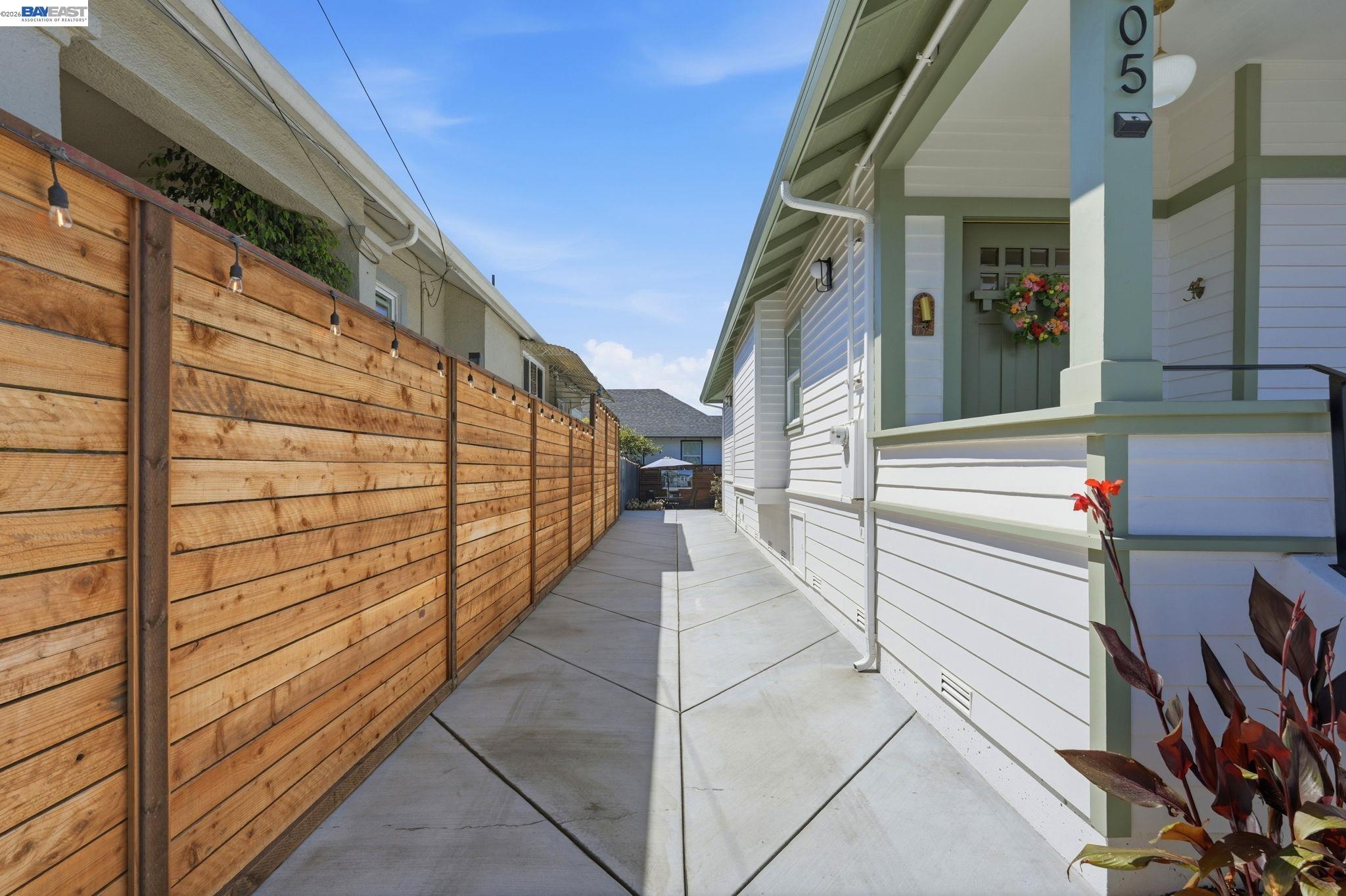 Detail Gallery Image 30 of 37 For 5605 E 16th St, Oakland,  CA 94621 - 3 Beds | 2 Baths