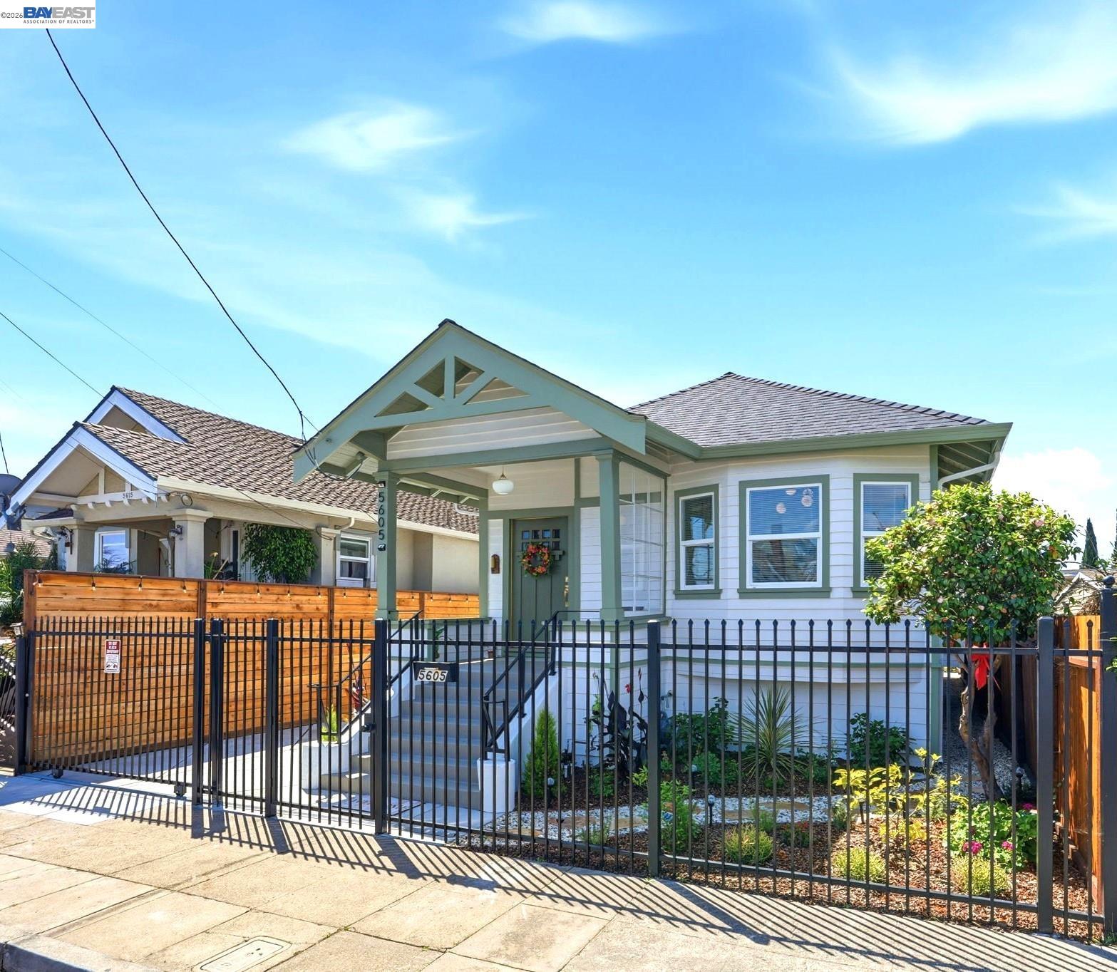 Detail Gallery Image 33 of 37 For 5605 E 16th St, Oakland,  CA 94621 - 3 Beds | 2 Baths