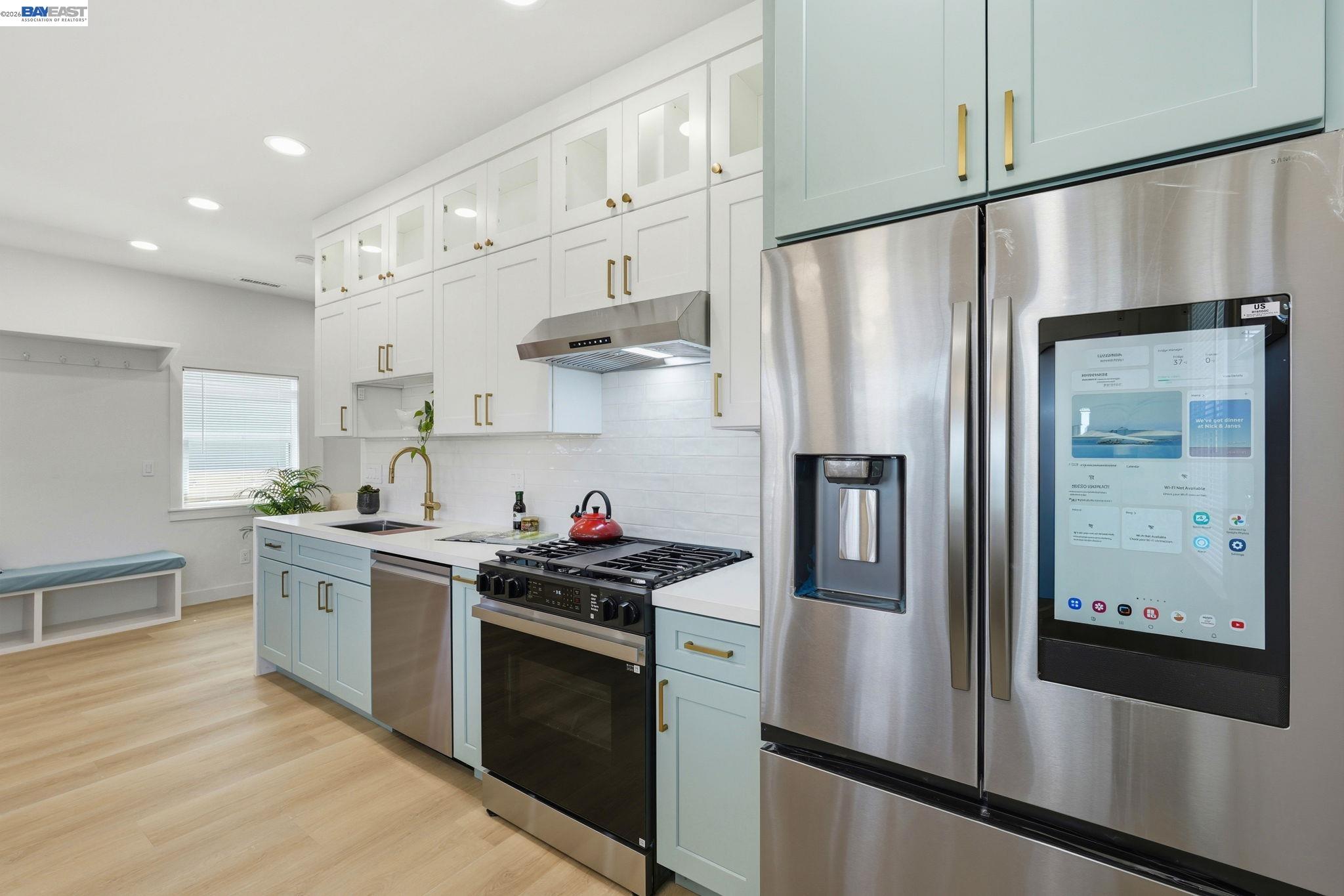 Detail Gallery Image 6 of 37 For 5605 E 16th St, Oakland,  CA 94621 - 3 Beds | 2 Baths