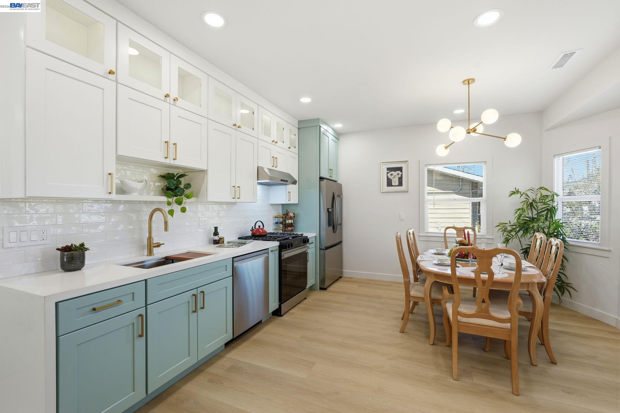 Detail Gallery Image 7 of 37 For 5605 E 16th St, Oakland,  CA 94621 - 3 Beds | 2 Baths