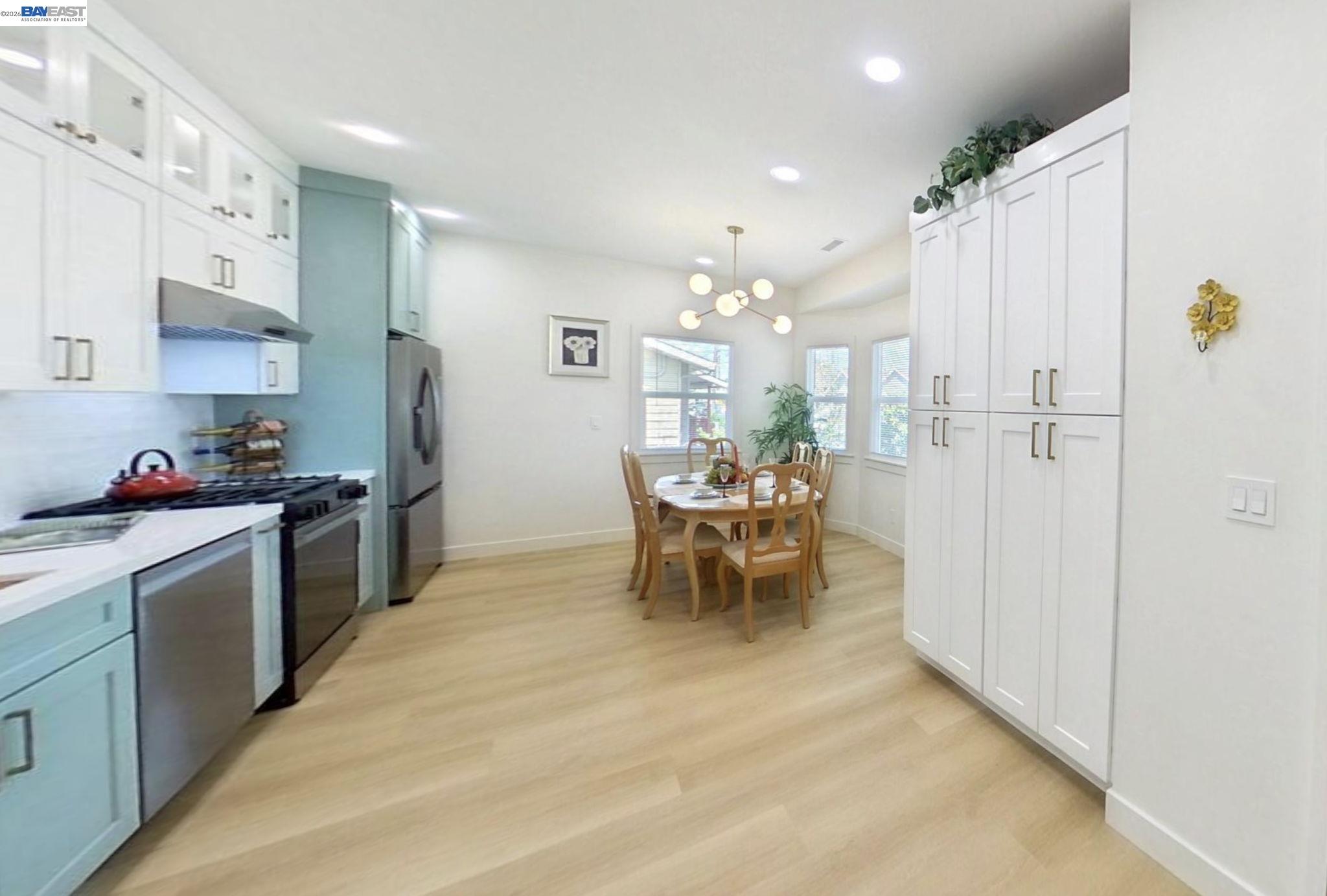 Detail Gallery Image 8 of 37 For 5605 E 16th St, Oakland,  CA 94621 - 3 Beds | 2 Baths