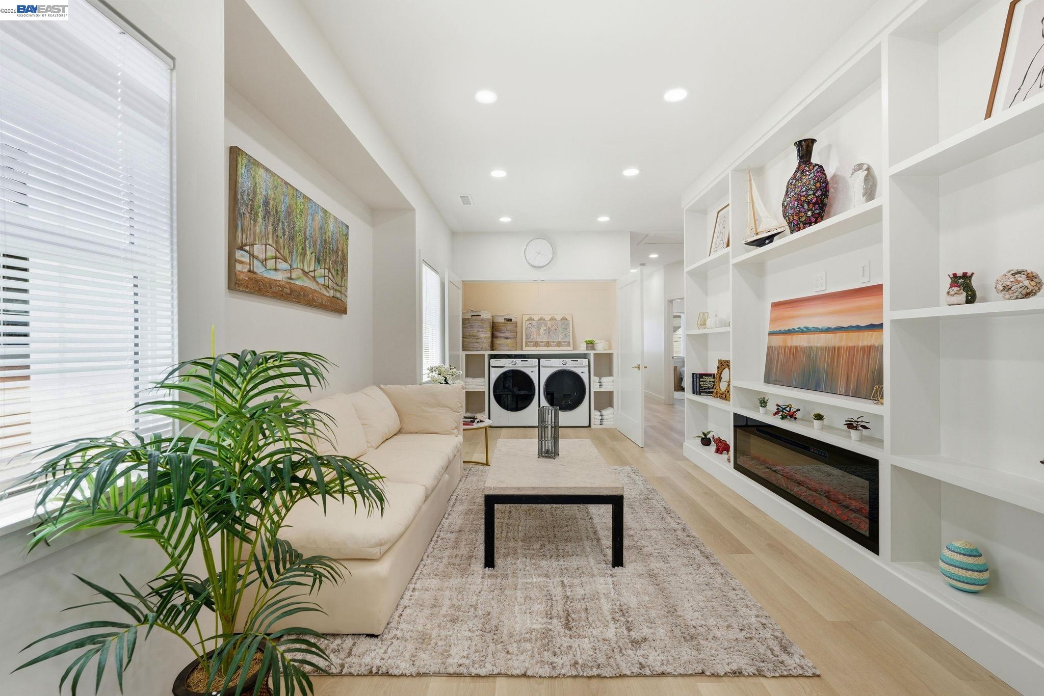 Detail Gallery Image 10 of 37 For 5605 E 16th St, Oakland,  CA 94621 - 3 Beds | 2 Baths