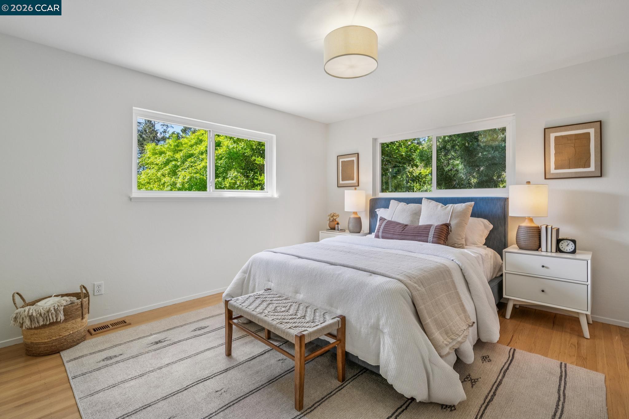 Detail Gallery Image 17 of 47 For 6728 Aitken Dr, Oakland,  CA 94611 - 2 Beds | 1 Baths