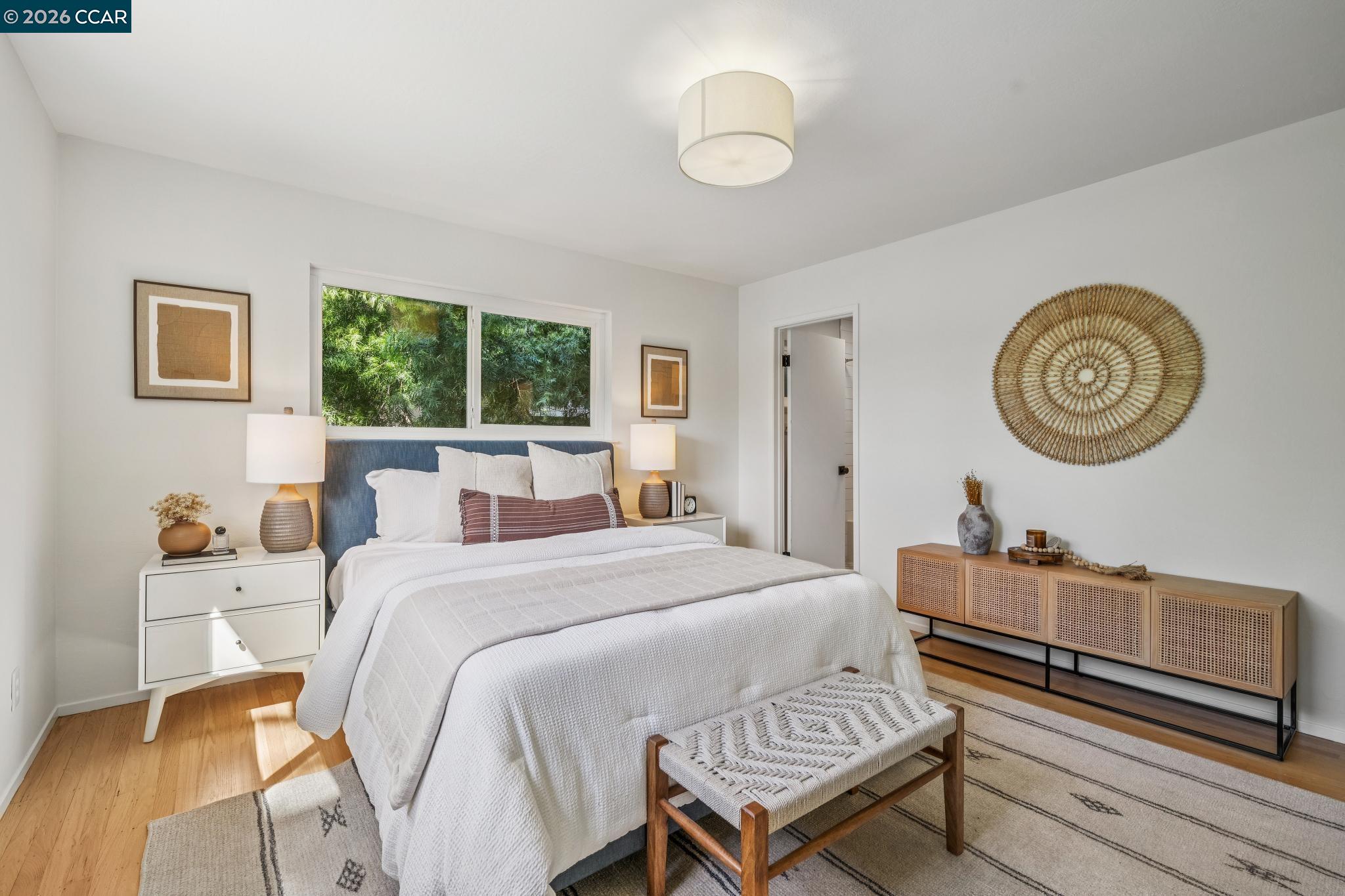 Detail Gallery Image 19 of 47 For 6728 Aitken Dr, Oakland,  CA 94611 - 2 Beds | 1 Baths