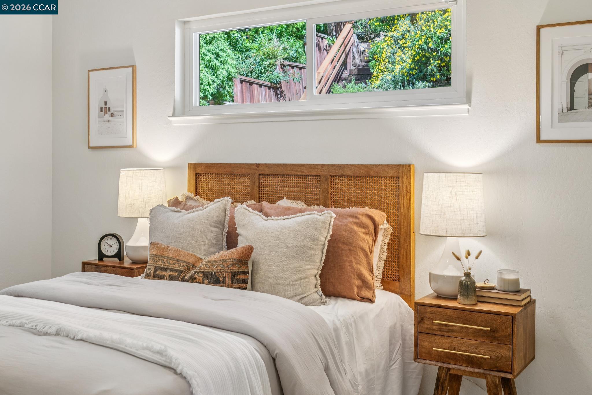 Detail Gallery Image 26 of 47 For 6728 Aitken Dr, Oakland,  CA 94611 - 2 Beds | 1 Baths