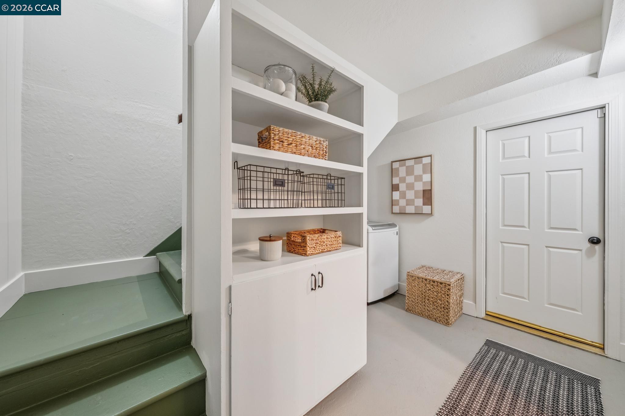 Detail Gallery Image 30 of 47 For 6728 Aitken Dr, Oakland,  CA 94611 - 2 Beds | 1 Baths