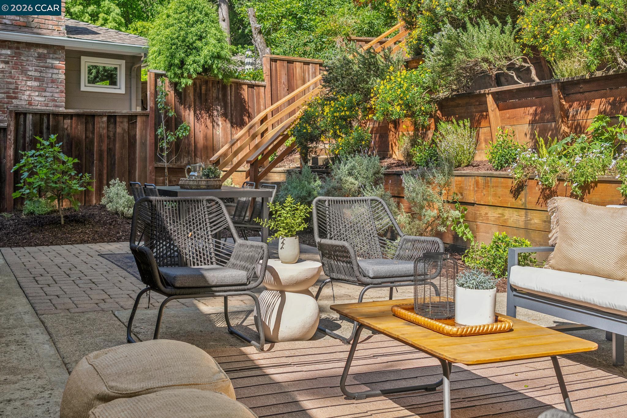 Detail Gallery Image 37 of 47 For 6728 Aitken Dr, Oakland,  CA 94611 - 2 Beds | 1 Baths