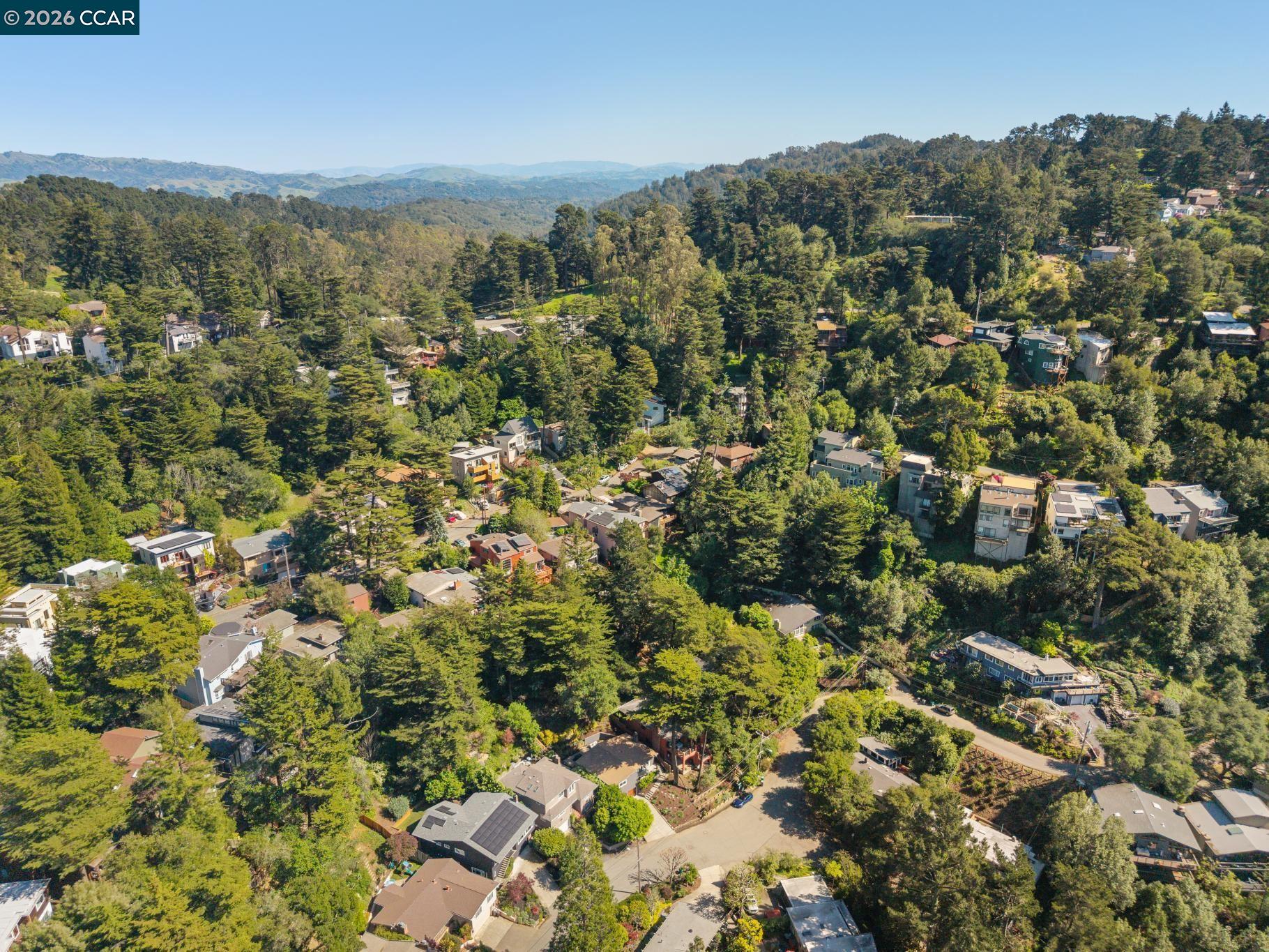 Detail Gallery Image 45 of 47 For 6728 Aitken Dr, Oakland,  CA 94611 - 2 Beds | 1 Baths