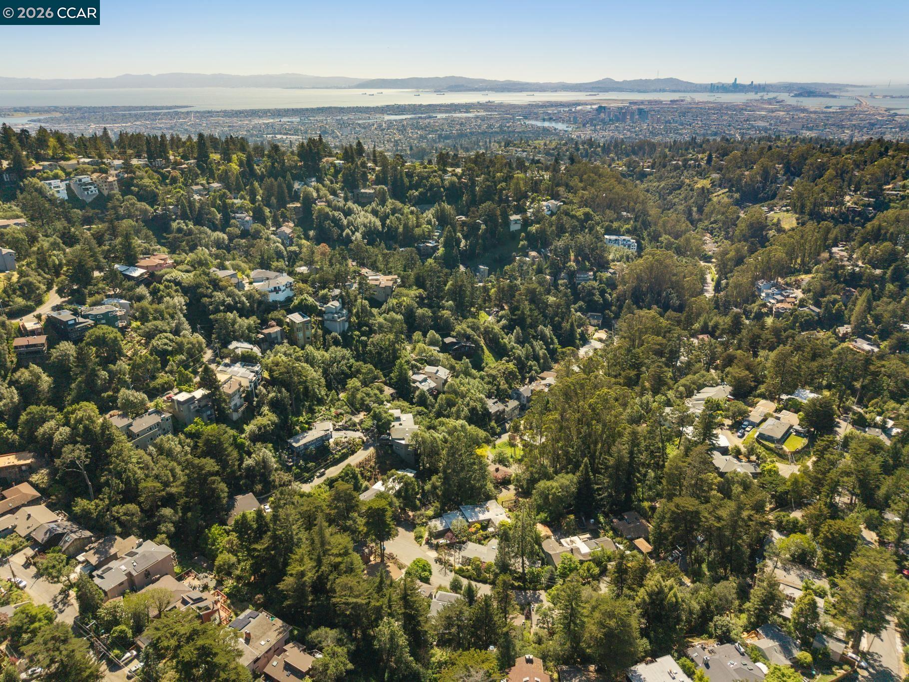 Detail Gallery Image 46 of 47 For 6728 Aitken Dr, Oakland,  CA 94611 - 2 Beds | 1 Baths