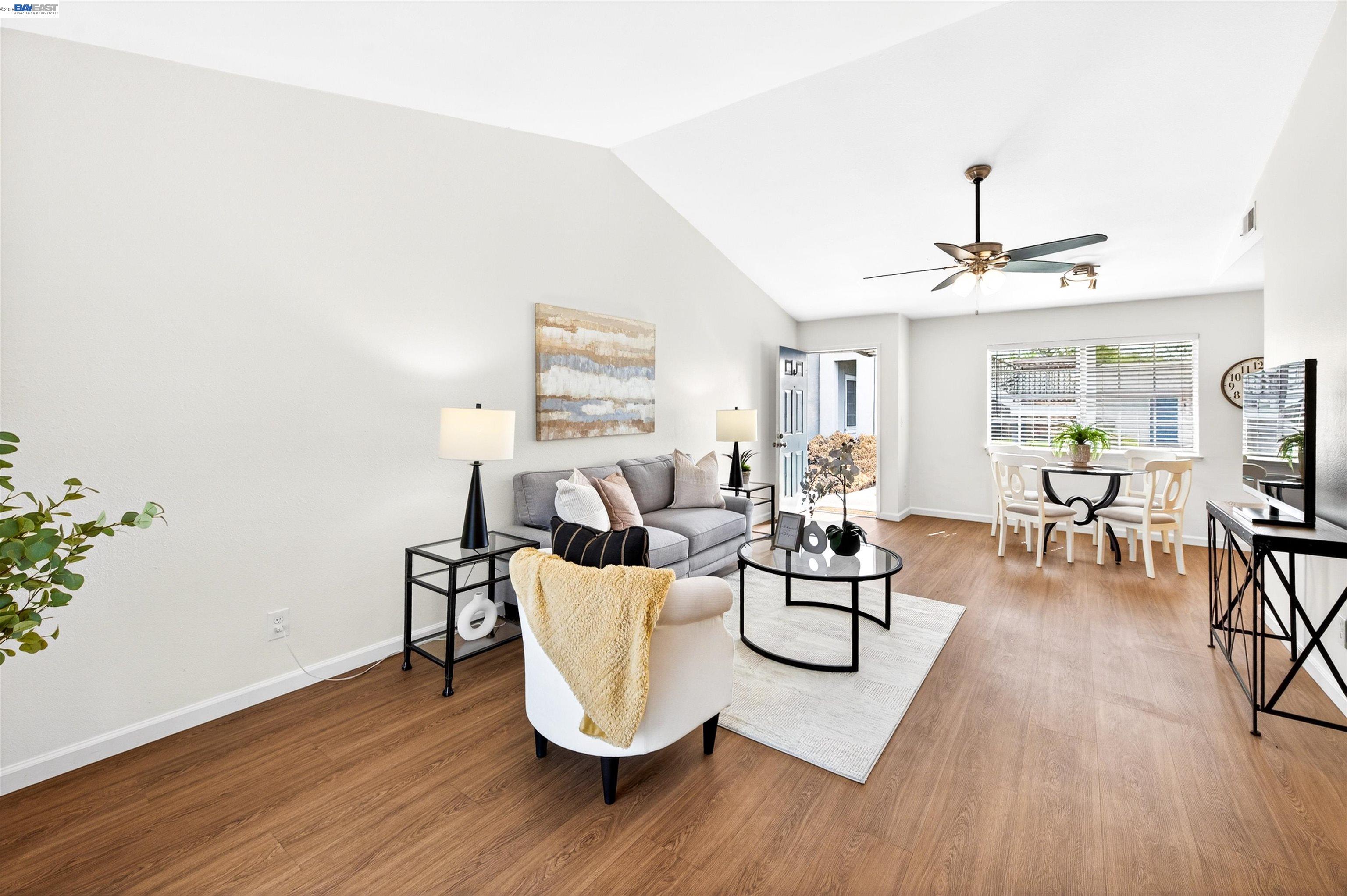 Photo #2: 41129592 Listing: Photo #2