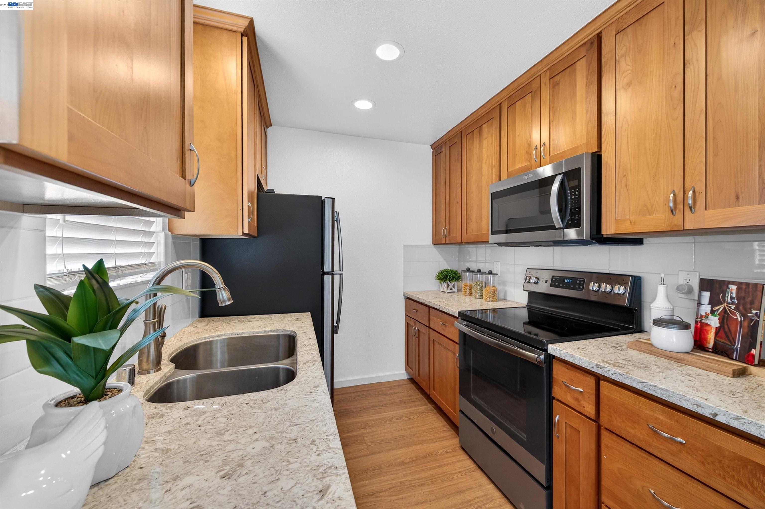 Photo #8: 41129592 Listing: Photo #8