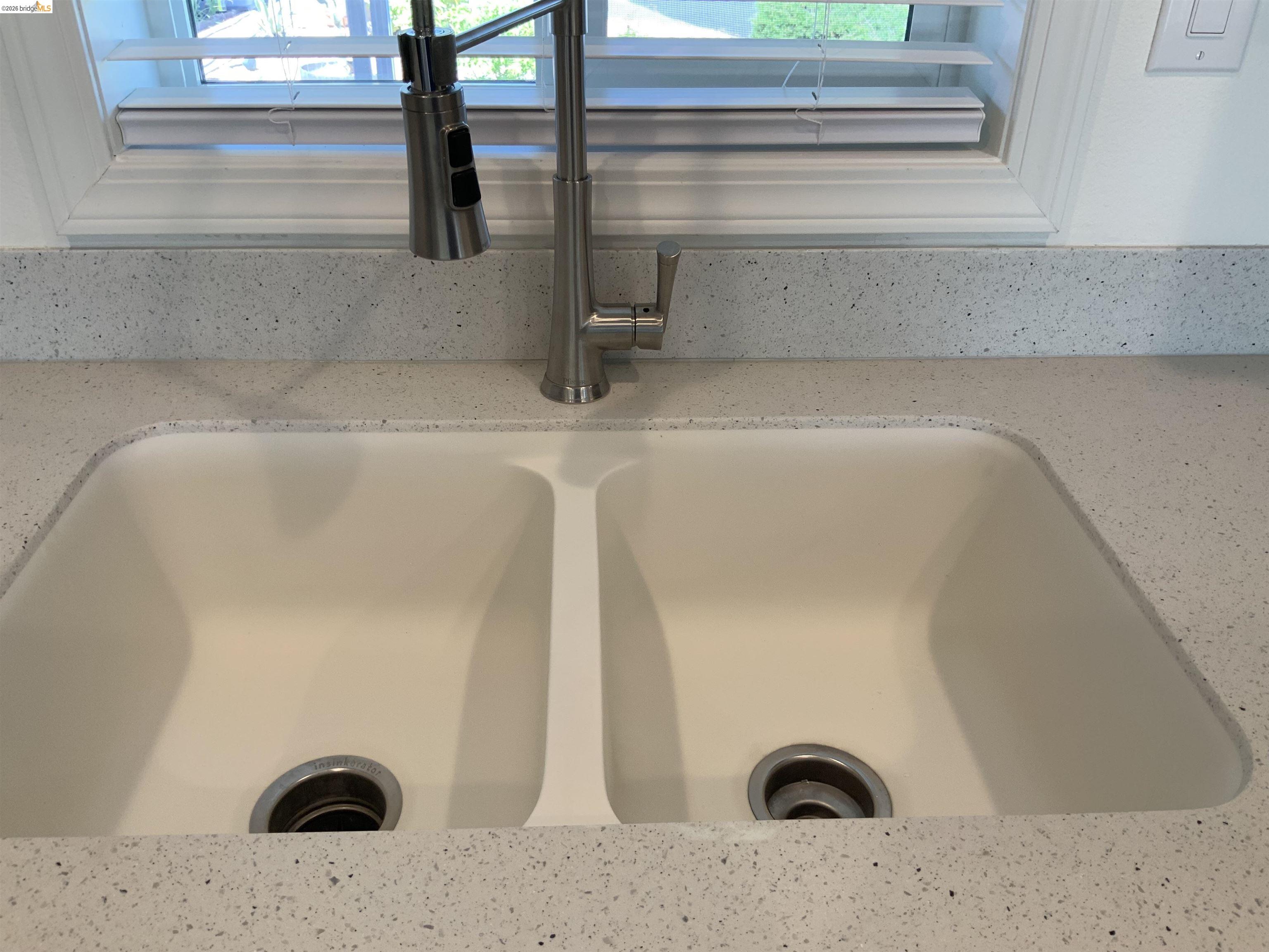 Detail Gallery Image 13 of 35 For 214 Maui Dr., Pittsburg,  CA 94565-0000 - 2 Beds | 2 Baths