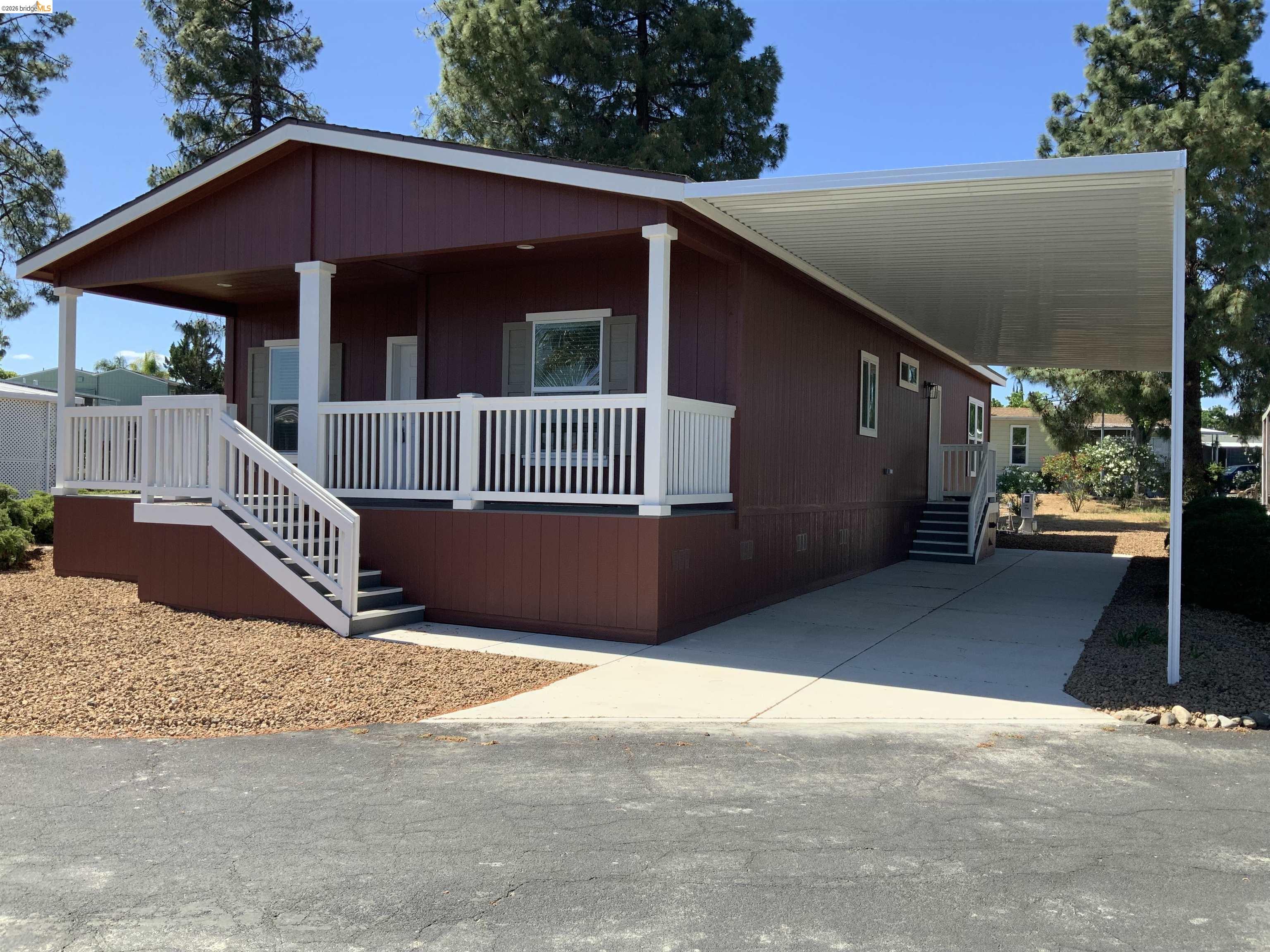 Detail Gallery Image 3 of 35 For 214 Maui Dr., Pittsburg,  CA 94565-0000 - 2 Beds | 2 Baths