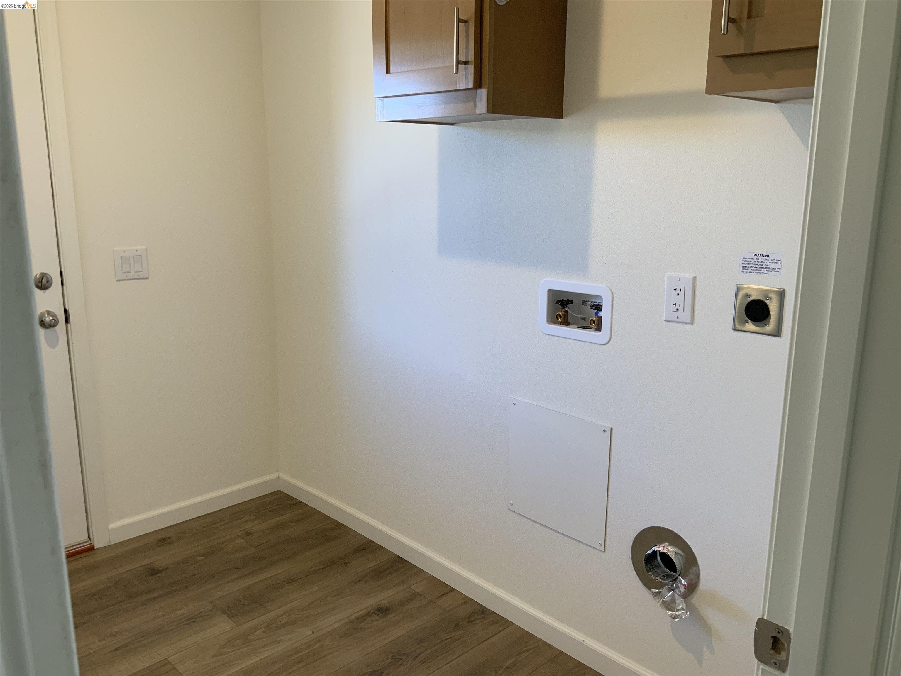 Detail Gallery Image 32 of 35 For 214 Maui Dr., Pittsburg,  CA 94565-0000 - 2 Beds | 2 Baths