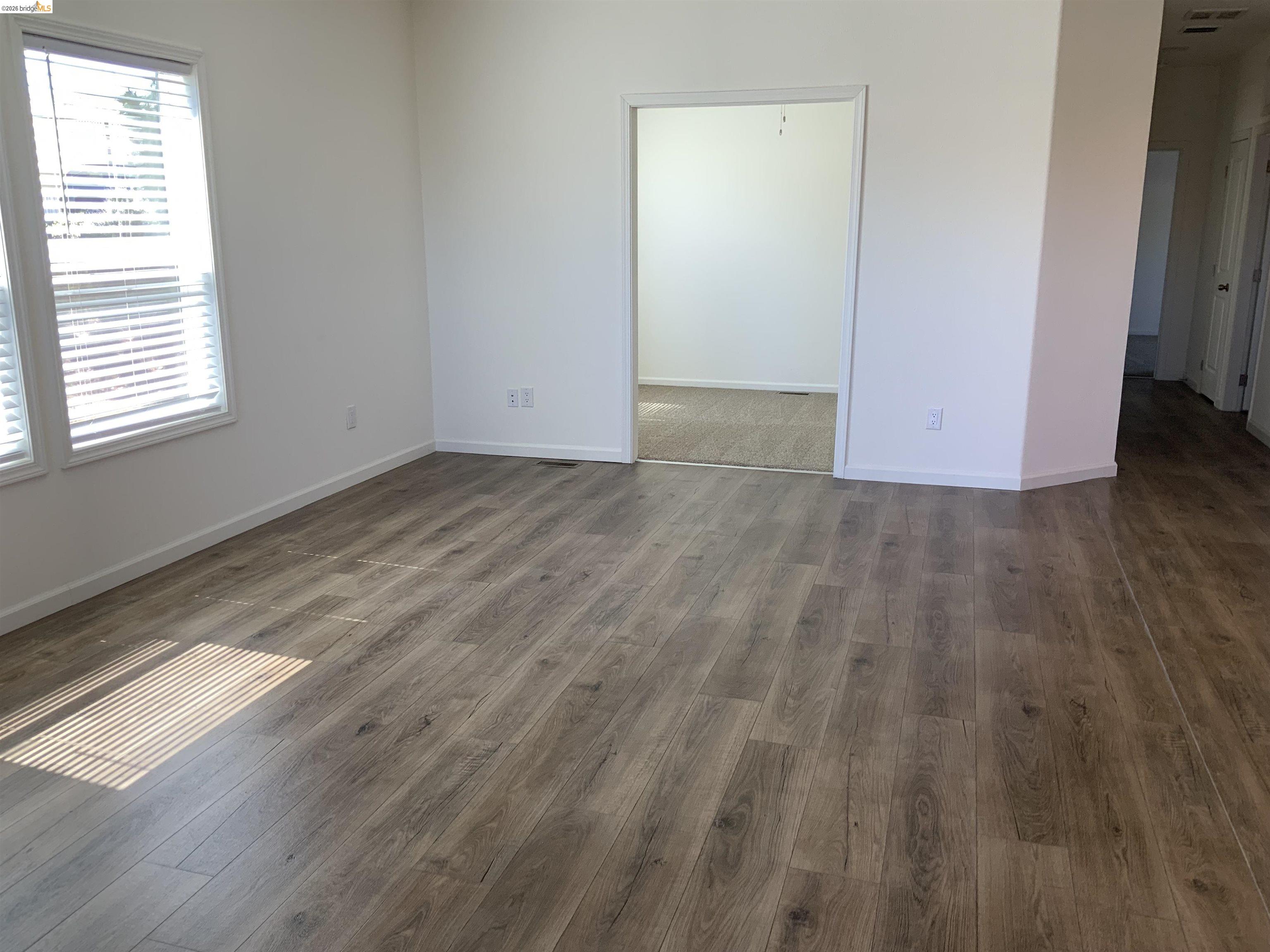 Detail Gallery Image 5 of 35 For 214 Maui Dr., Pittsburg,  CA 94565-0000 - 2 Beds | 2 Baths