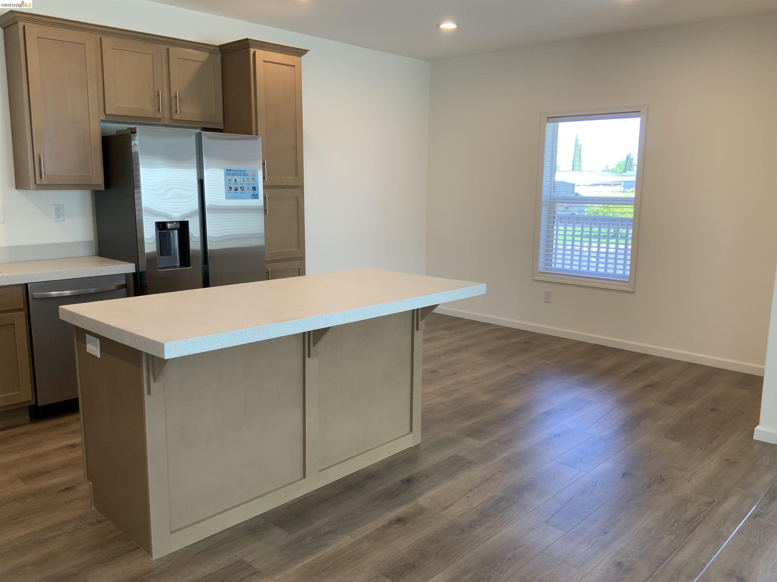 Detail Gallery Image 7 of 35 For 214 Maui Dr., Pittsburg,  CA 94565-0000 - 2 Beds | 2 Baths