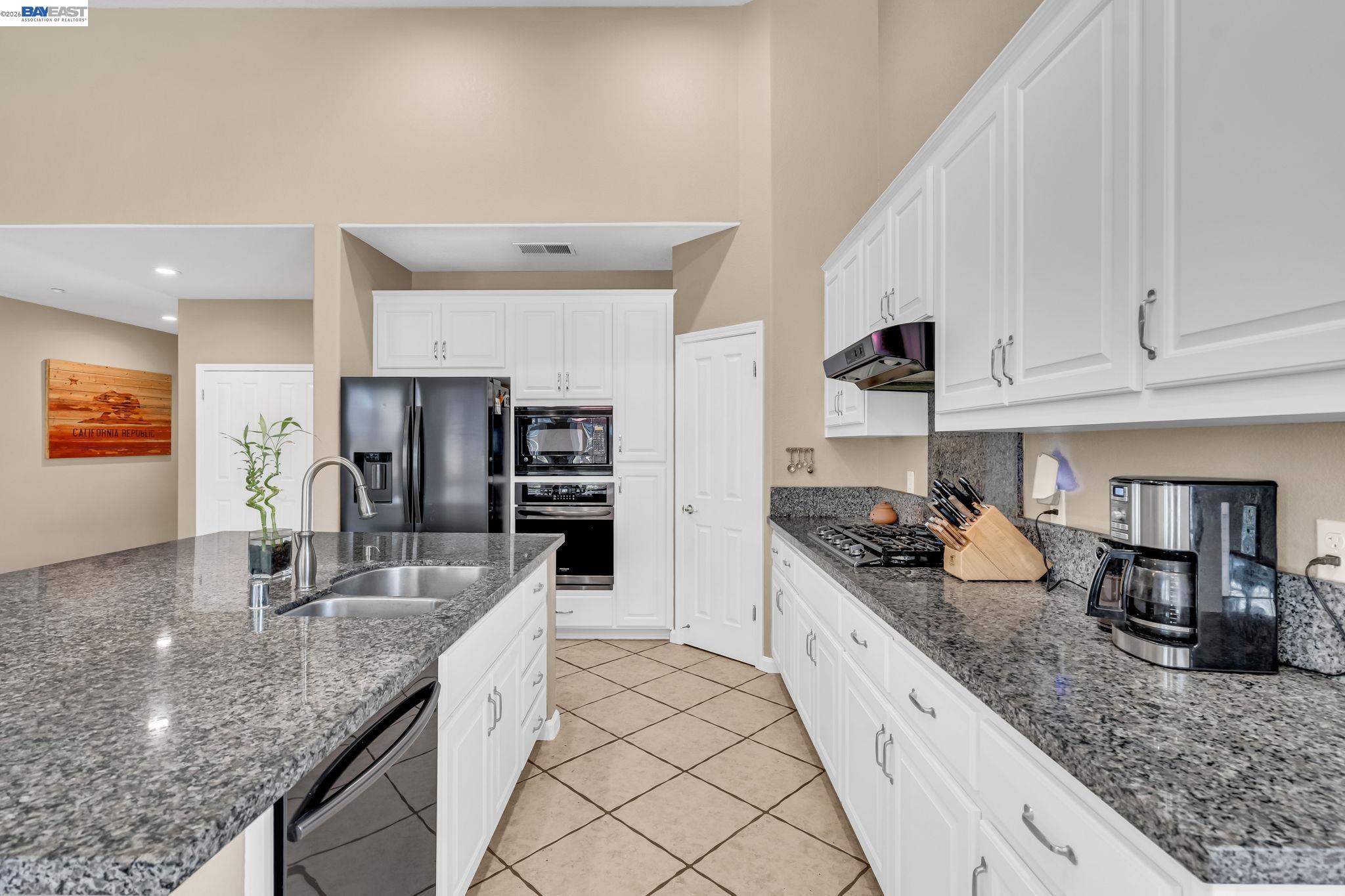 Detail Gallery Image 12 of 35 For 692 Canmore Ct, Brentwood,  CA 94513 - 4 Beds | 2 Baths