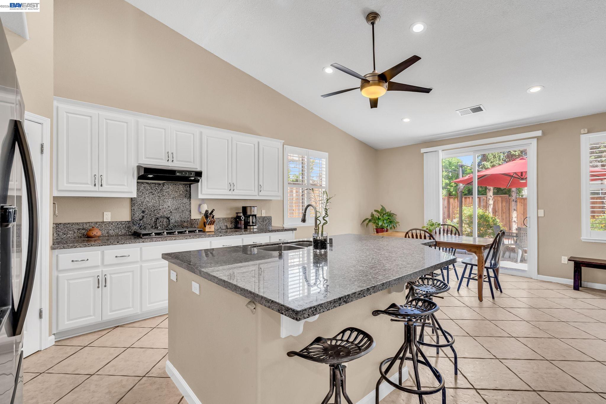 Detail Gallery Image 14 of 35 For 692 Canmore Ct, Brentwood,  CA 94513 - 4 Beds | 2 Baths