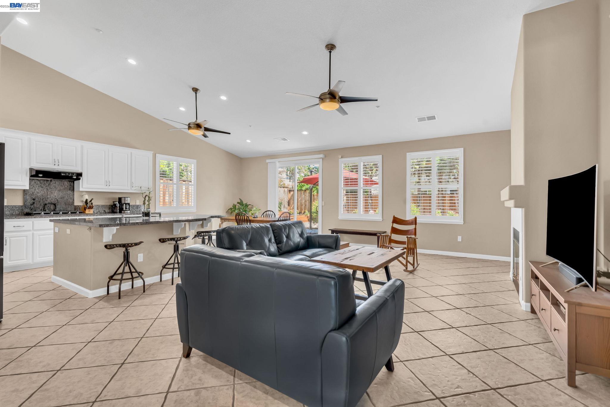 Detail Gallery Image 7 of 35 For 692 Canmore Ct, Brentwood,  CA 94513 - 4 Beds | 2 Baths